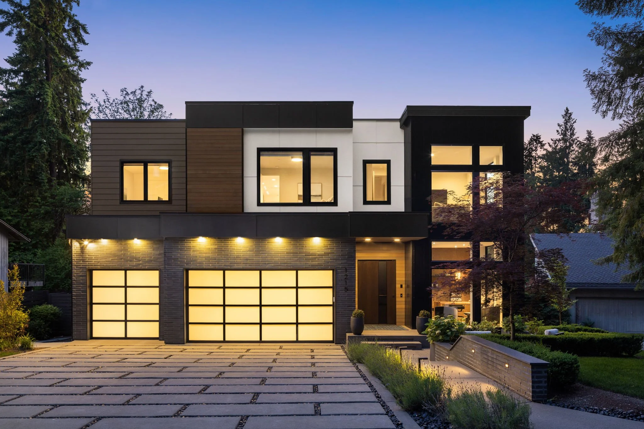 1-web-or-mls-1215-96th-ave-se.jpg
