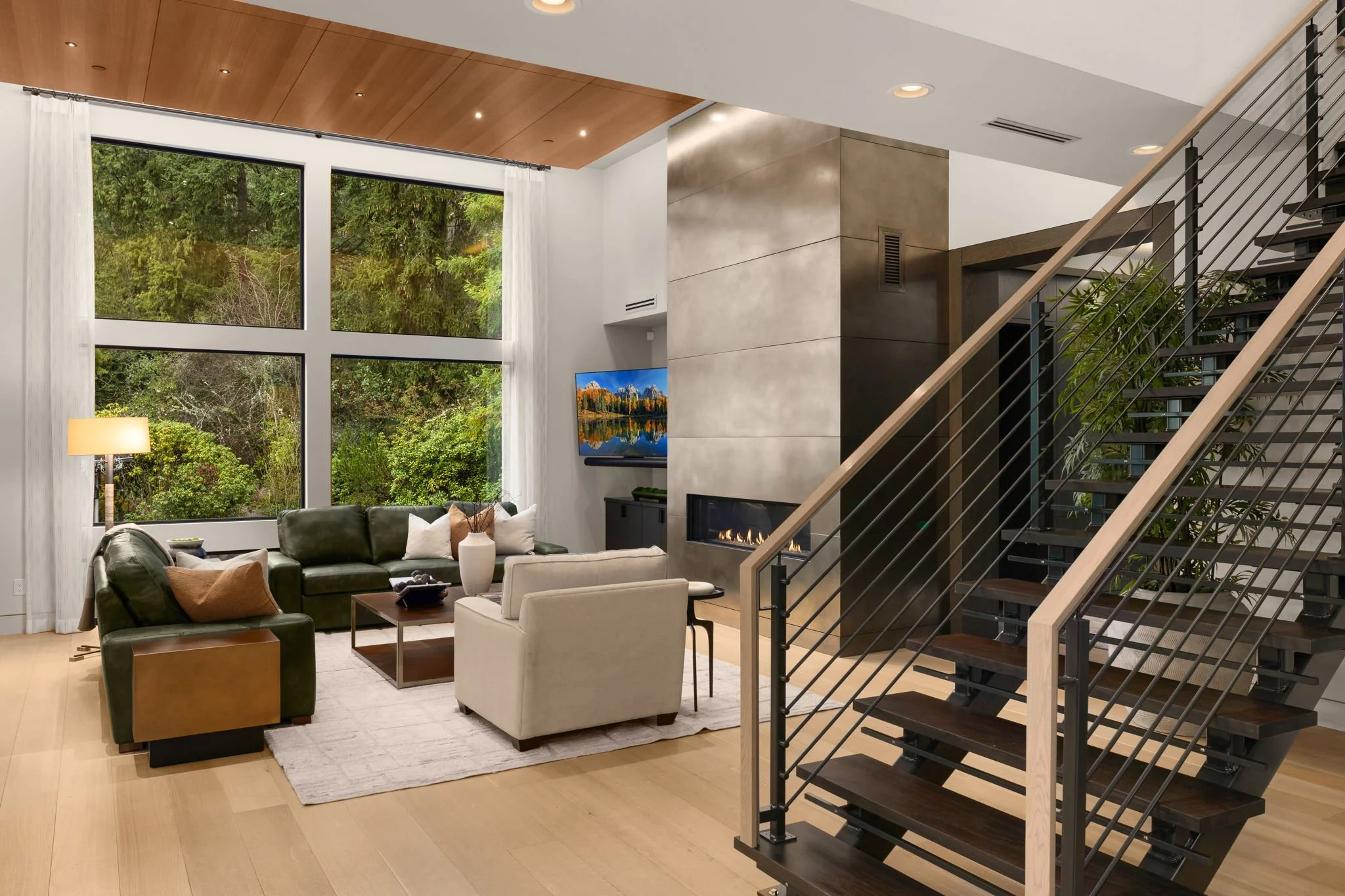 5-web-or-mls-1215-96th-ave-se (5).jpg