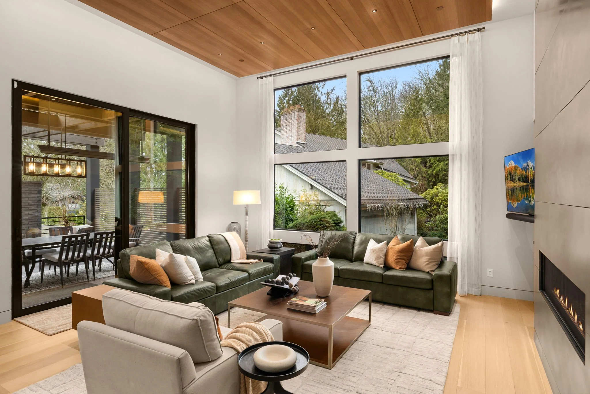 5-web-or-mls-1215-96th-ave-se (3).jpg