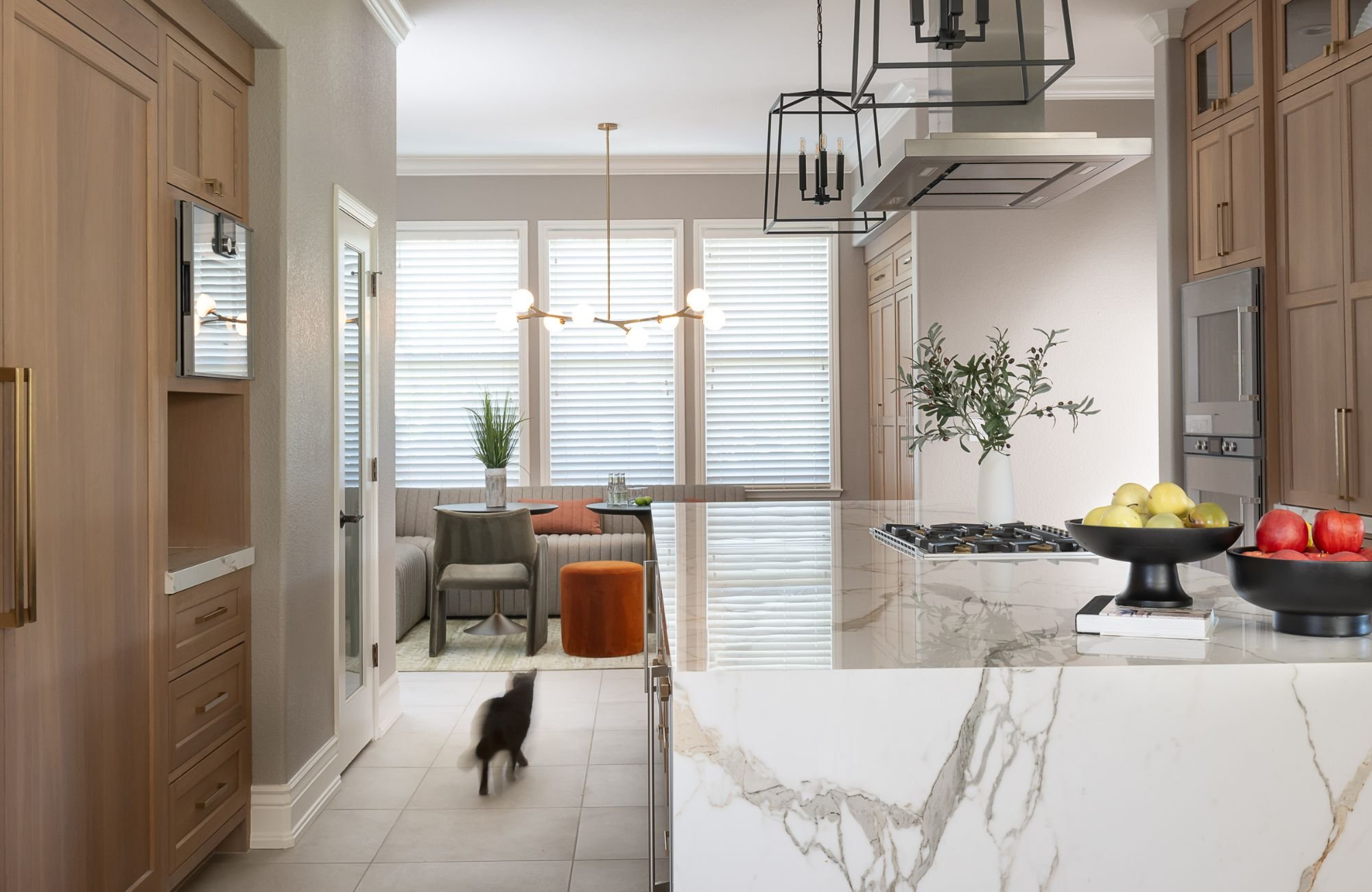 kelly-tivey-interiors-san-francisco-bay-area-ca-working-with-a-designer-contemporary-home-waterfall-kitchen-island-clean-lines-elevated.jpg
