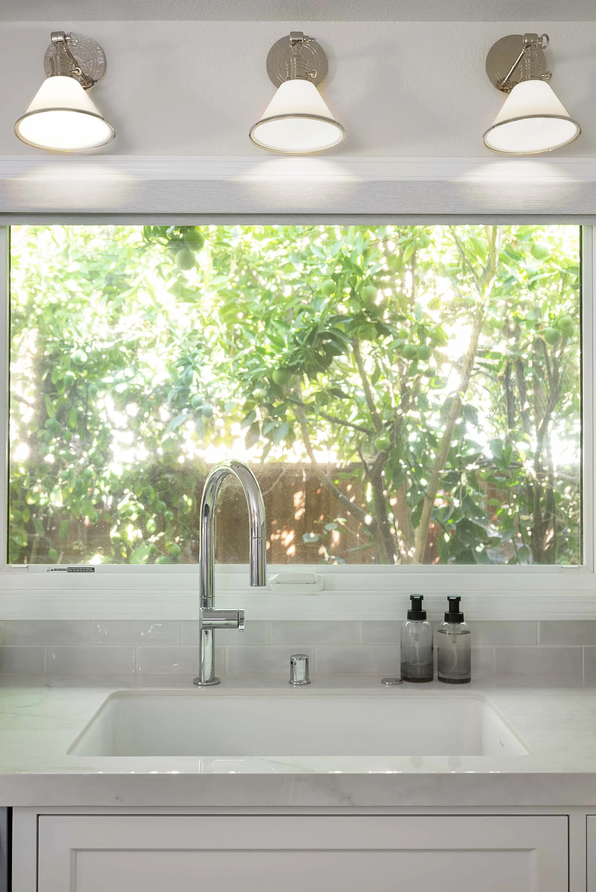 Interior Designer Kelly Tivey Hanson Drive Kitchen 09.jpg