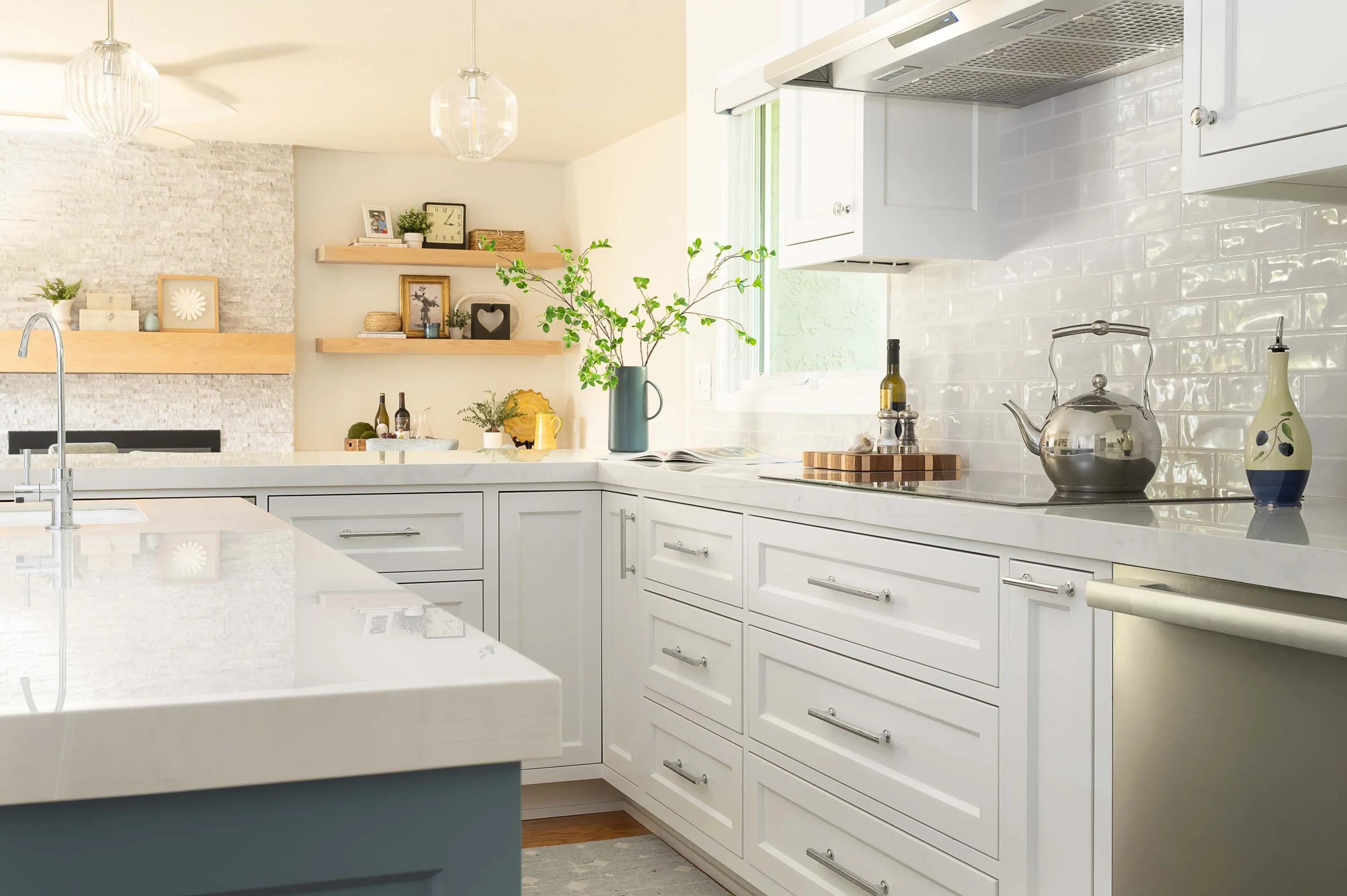 Interior Designer Kelly Tivey Hanson Drive Kitchen 05.jpg