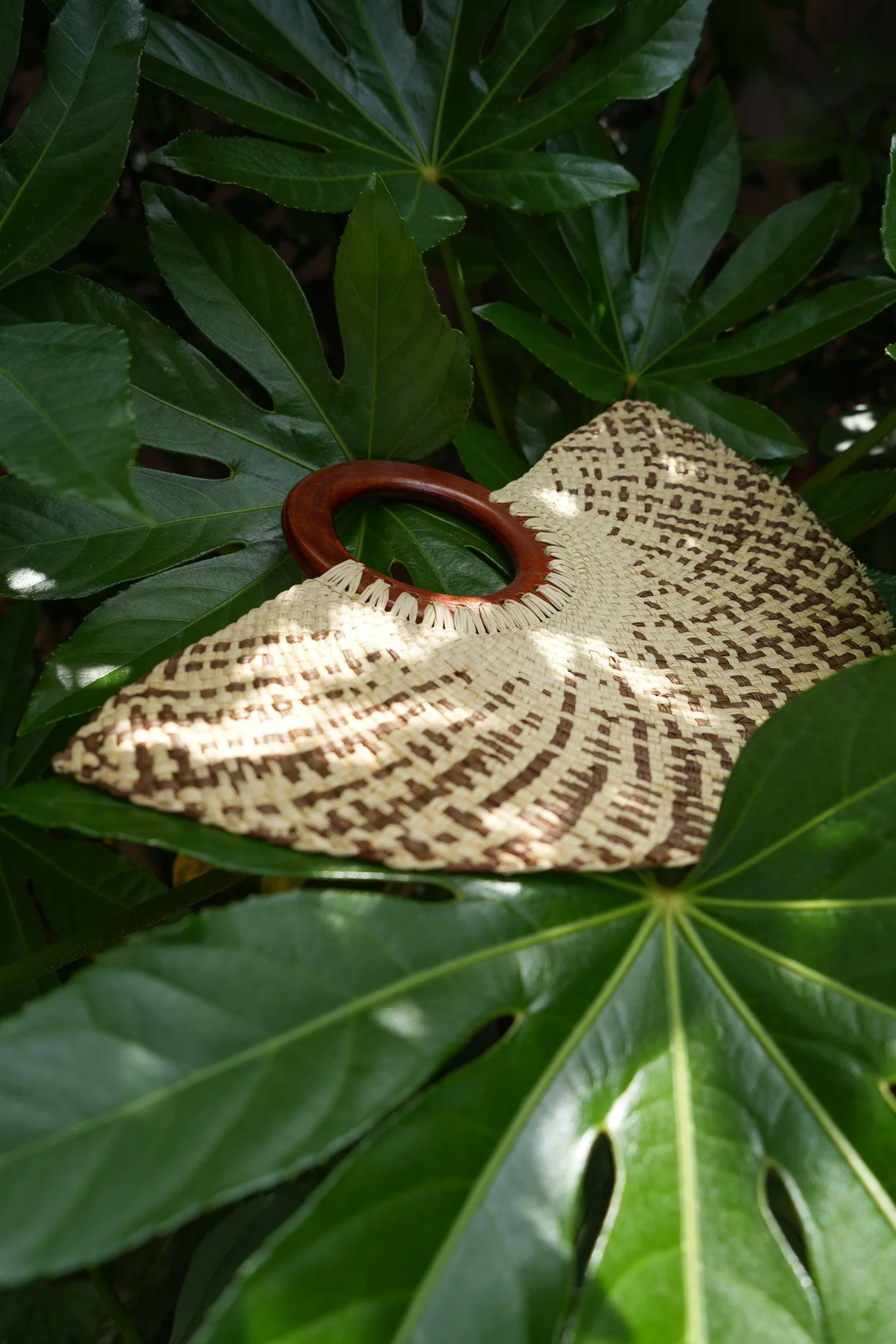Colombian Artisanal Fan made of rattan (mimbre) コロンビアンラタン細工のうちわ（コロンビア）