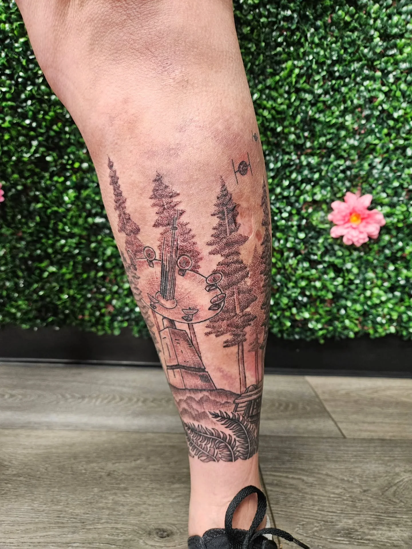 Star Wars leg wrap for Melissa! Thanks for sitting tough for this one 💪