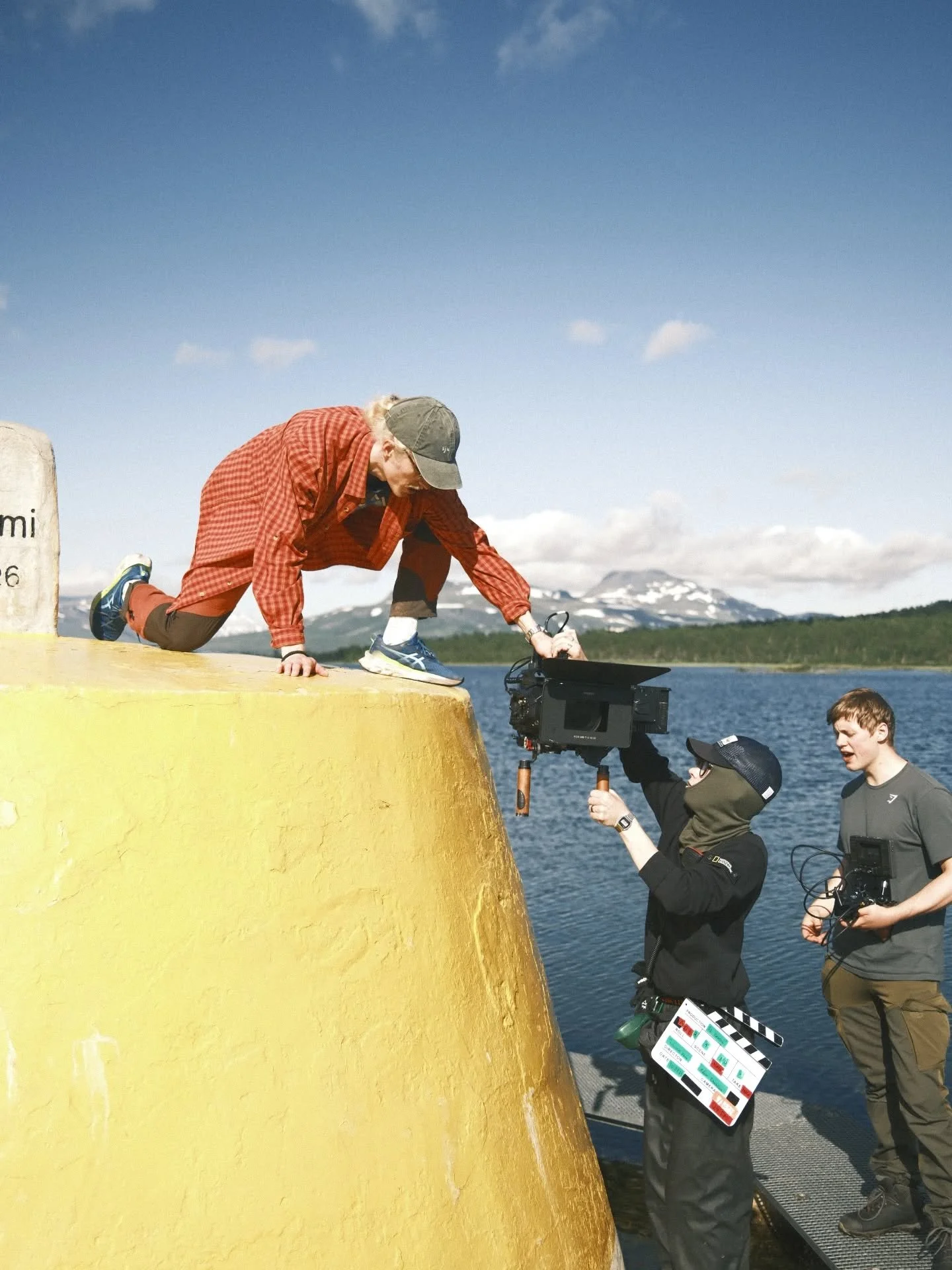 Har filma mygg og lyssatt hus i sommer🐄 
10/10 opplevelse med kun bra folk.

Bilder av @sundset.tv 🦅