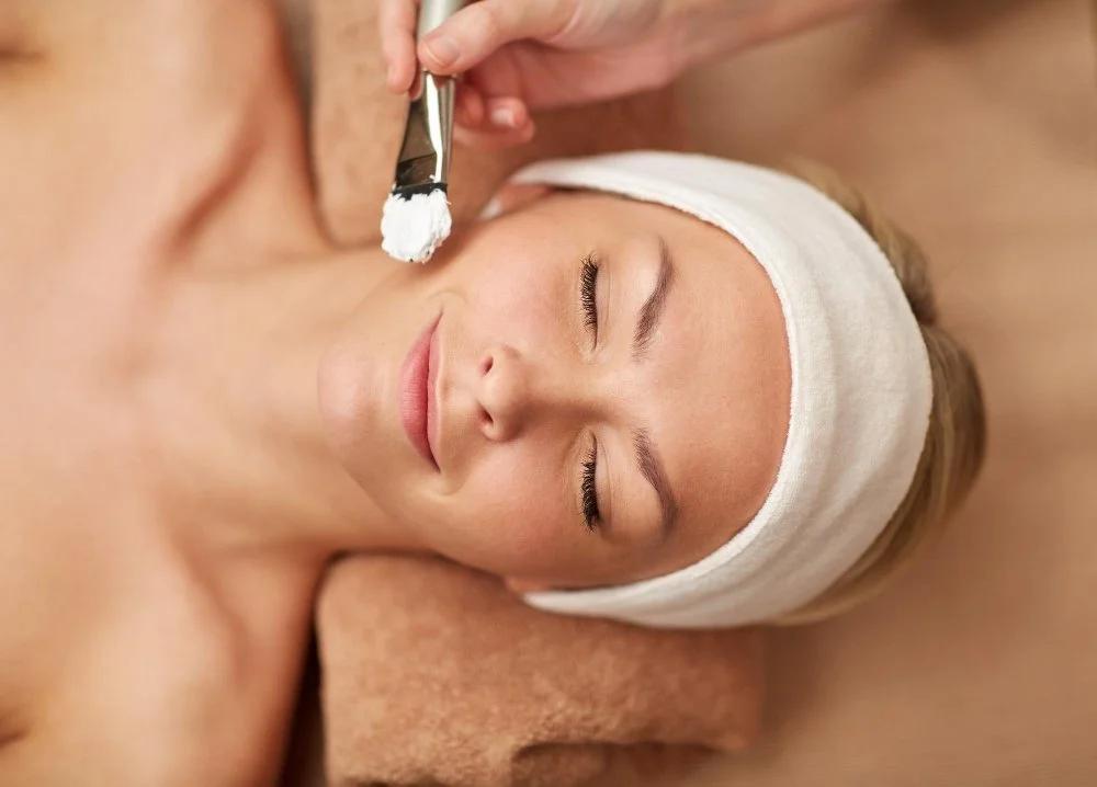 Facials vs. Chemical Peels: What’s Right for Your Skin Type?