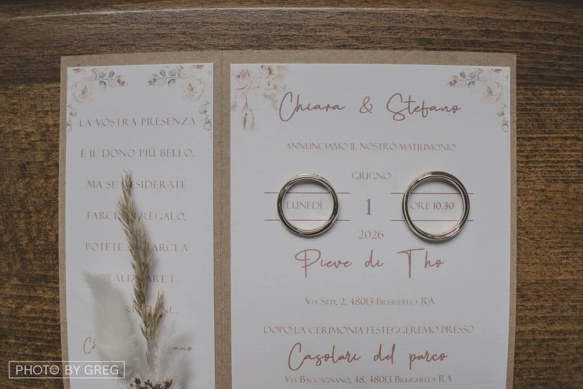 Partecipazione di matrimoni in stile rustico coordinata alla grafica dell'evento