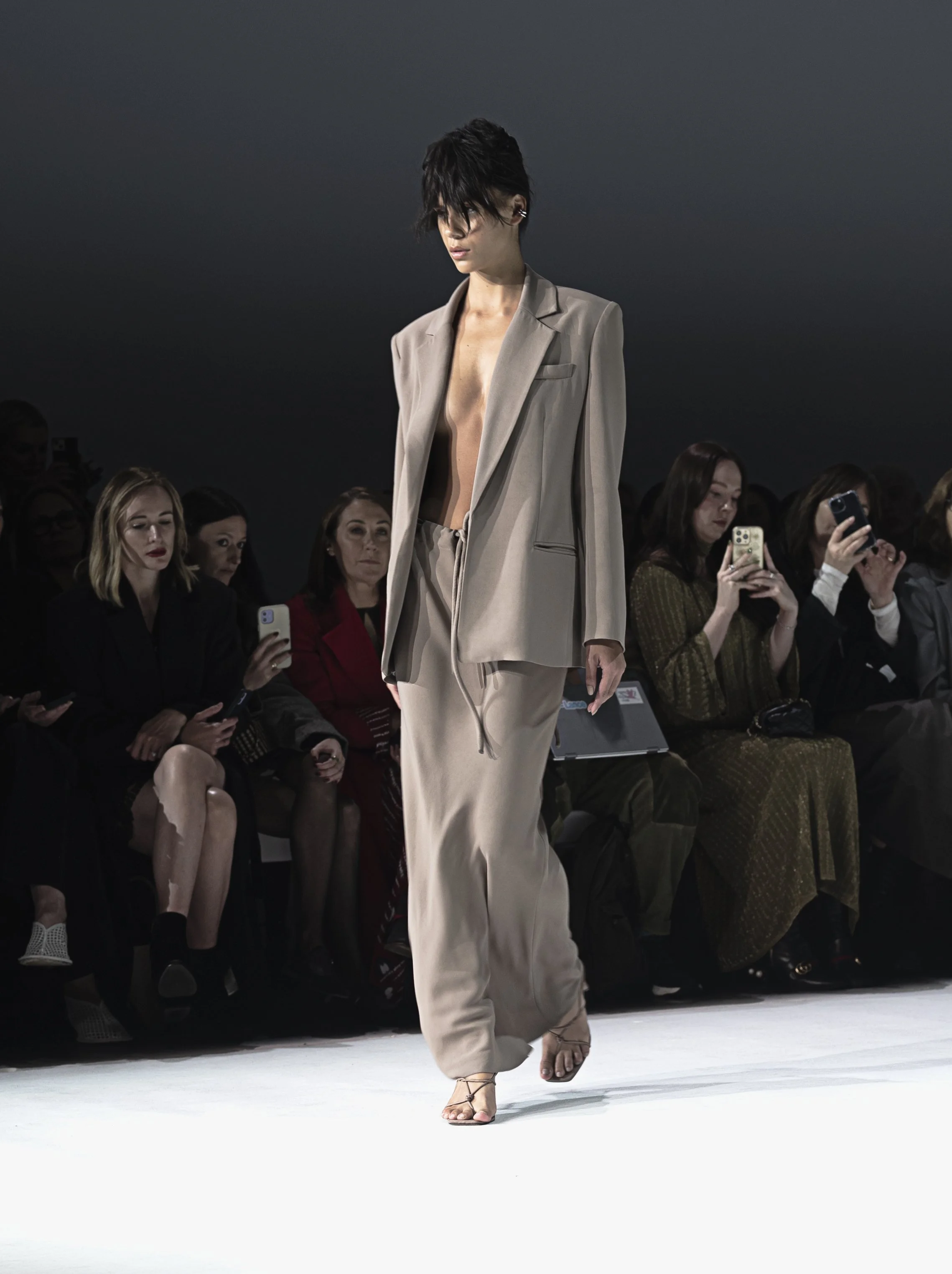 Bianca Spender x AAFW_1_byDionTillema001.jpg