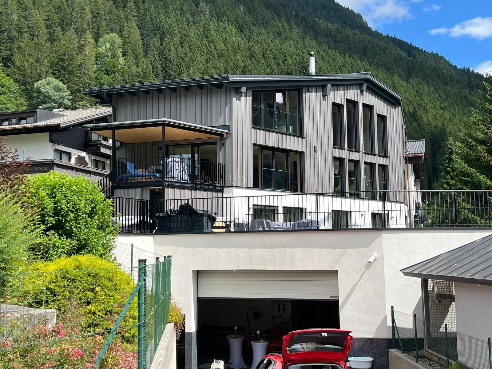 Hotelanbau mit 4 Ferienwohnungen in Österreich