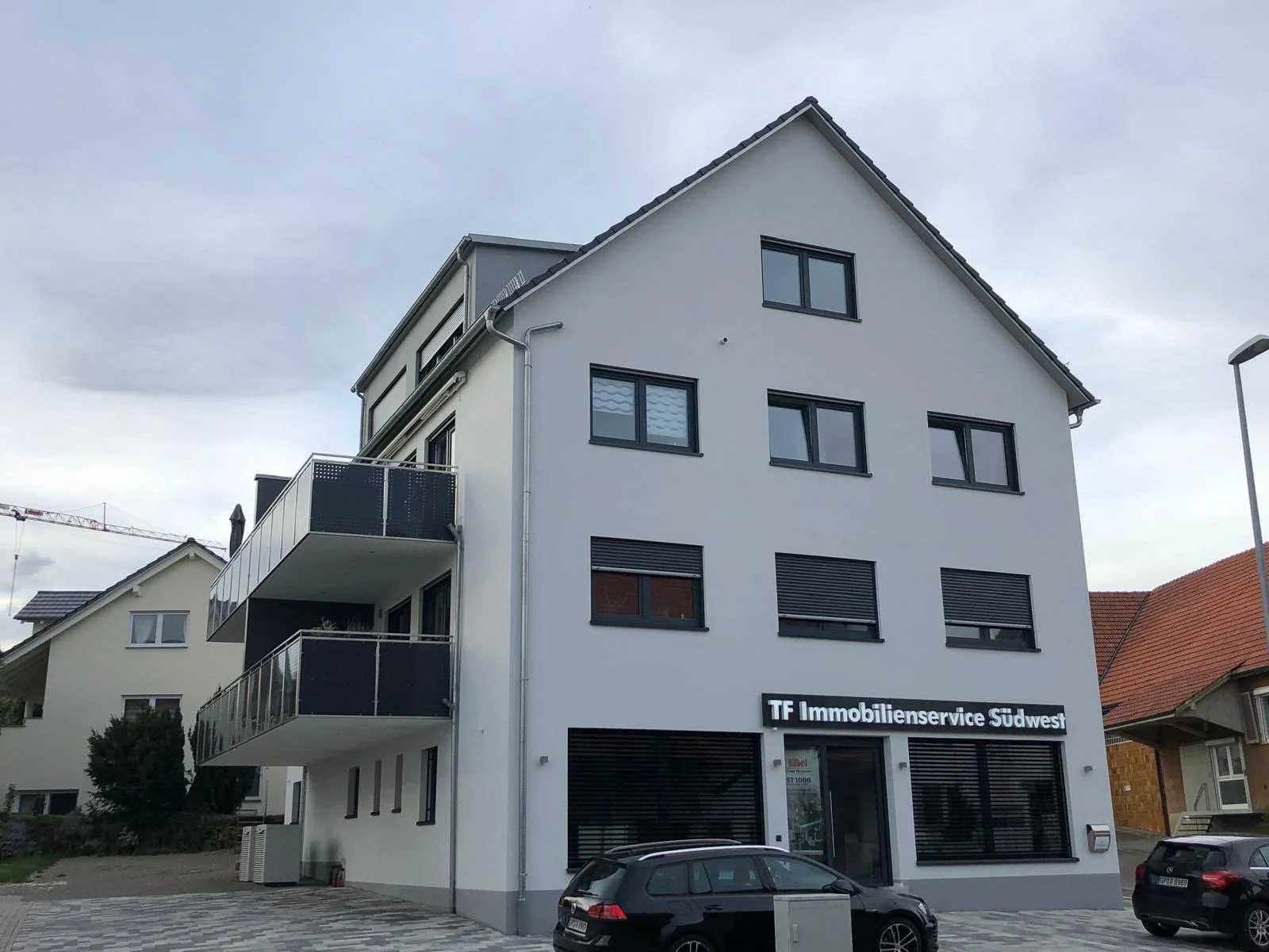 Mehrfamilienhaus mit Gewerbeeinheit