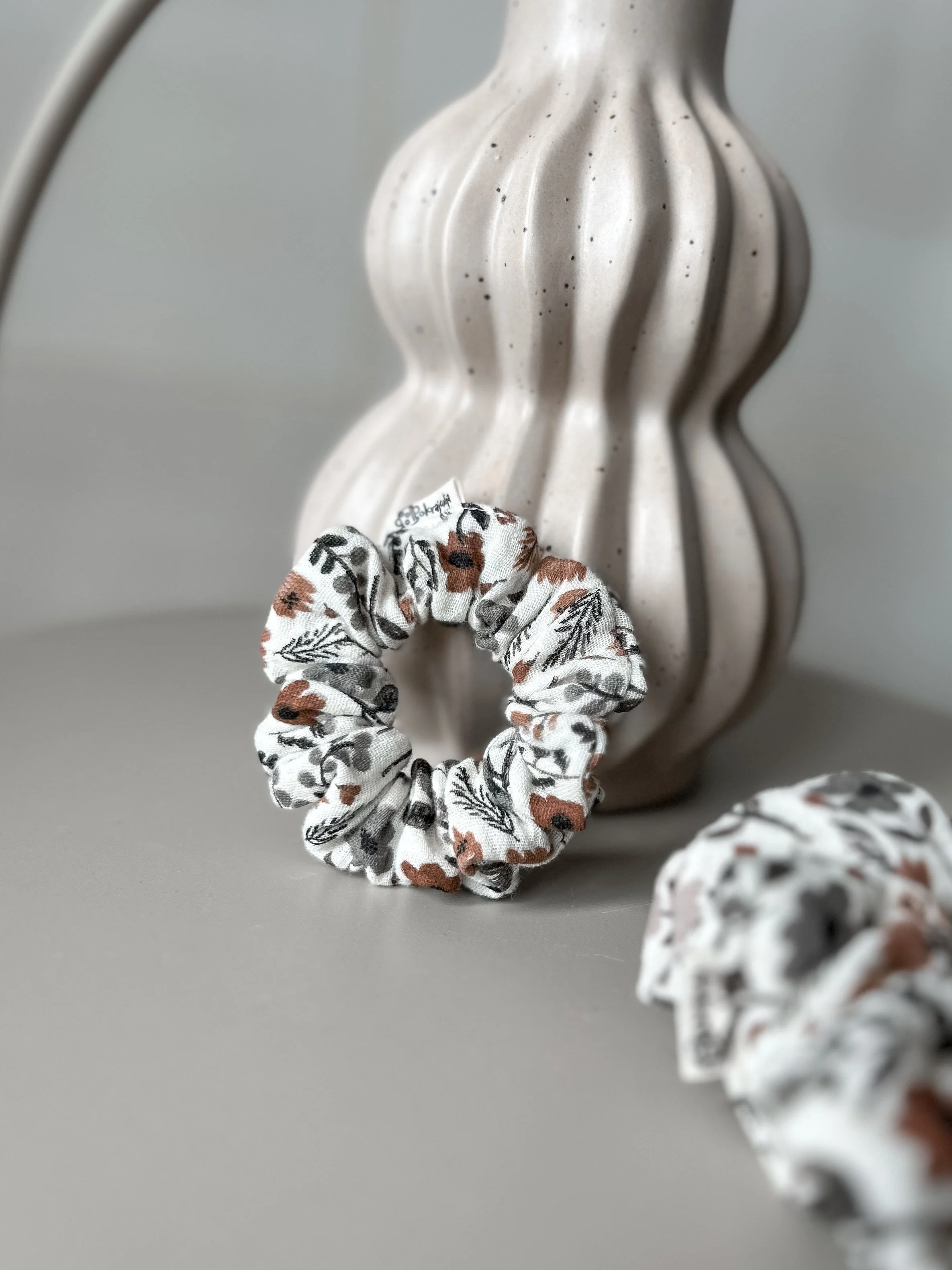 Scrunchie I Creamy wildflower MINI