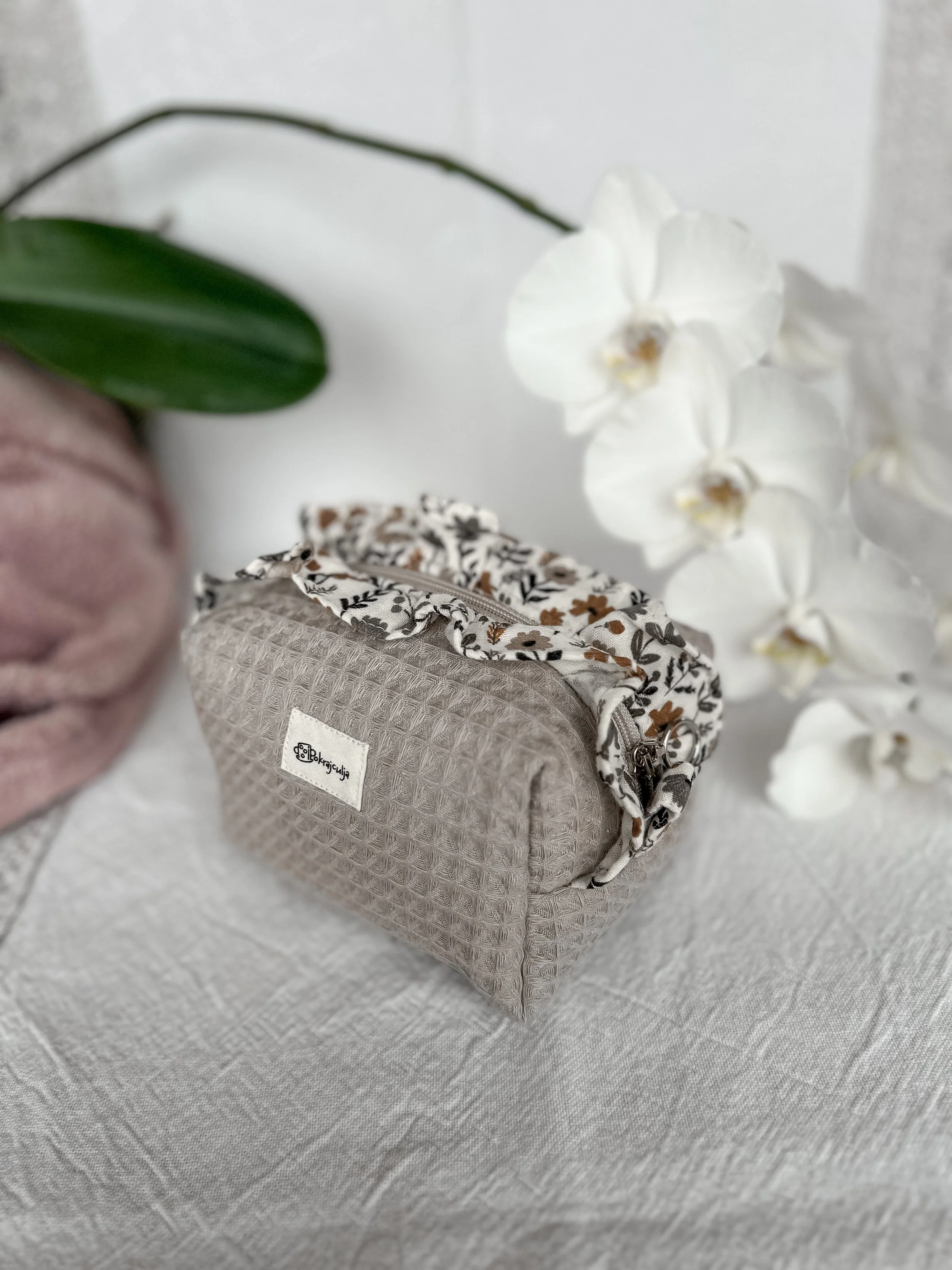 Toaletna torbica Elena I Beige ruffle