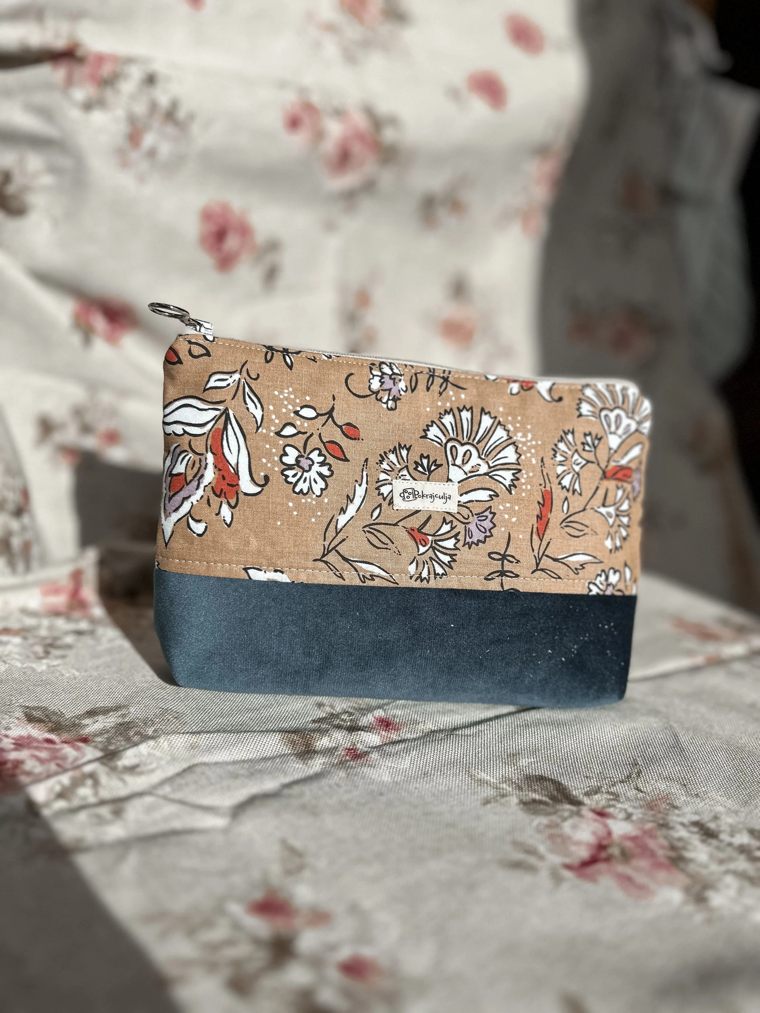 Toaletna torbica Emilia I Midnight garden