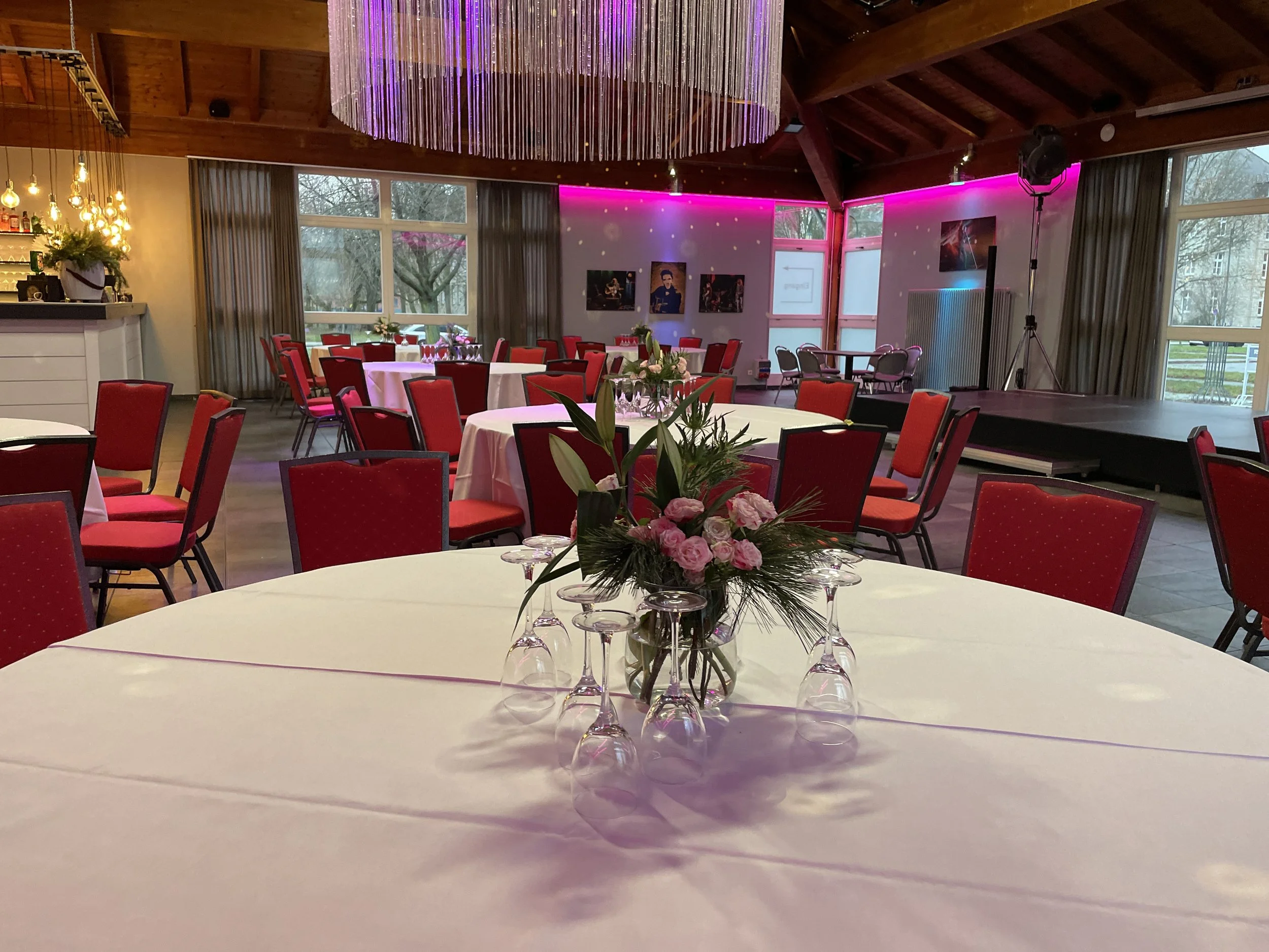 glasfoyer bankett feier festlich.jpg