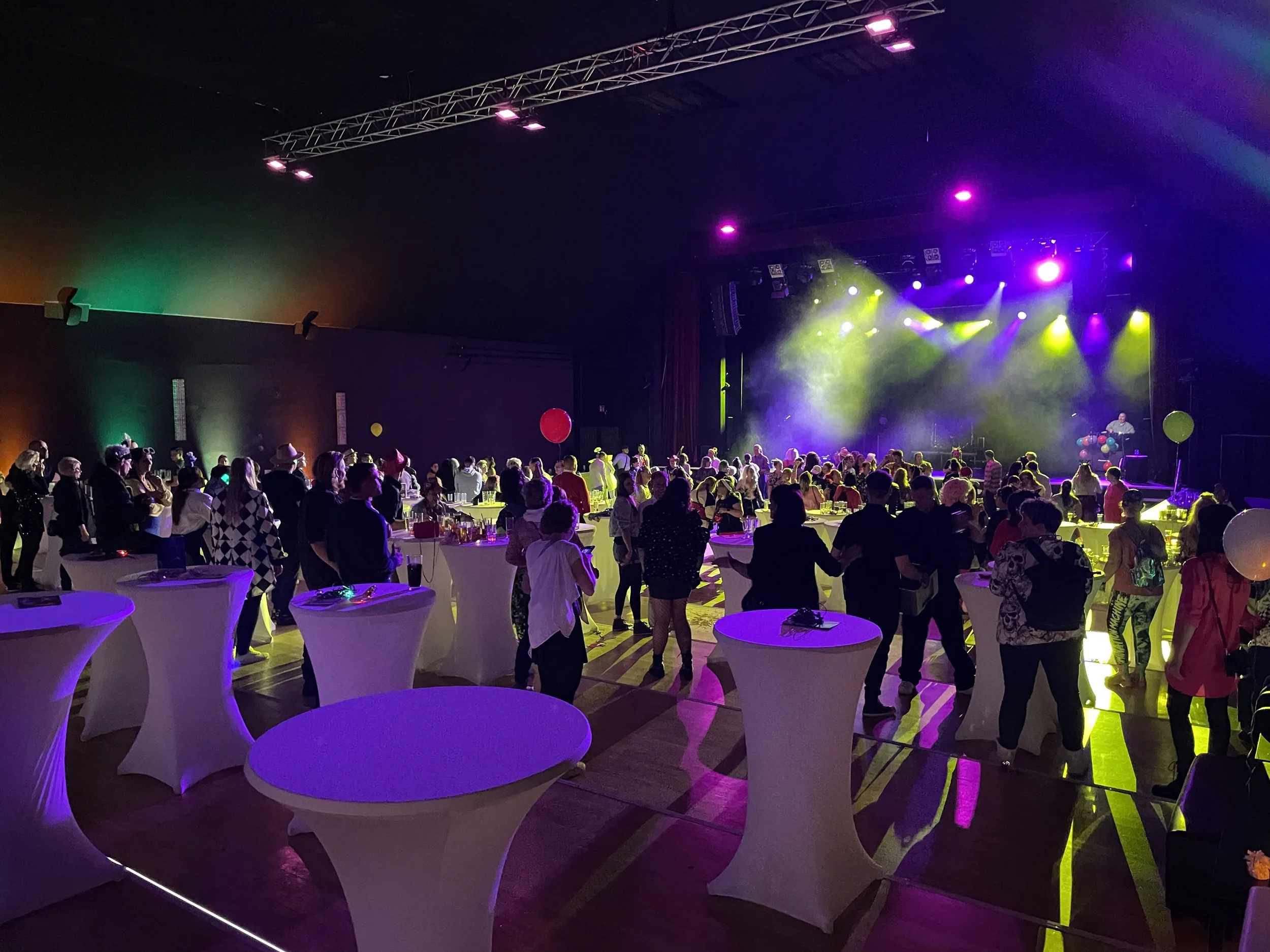 saal feier stehtisch party business.JPG