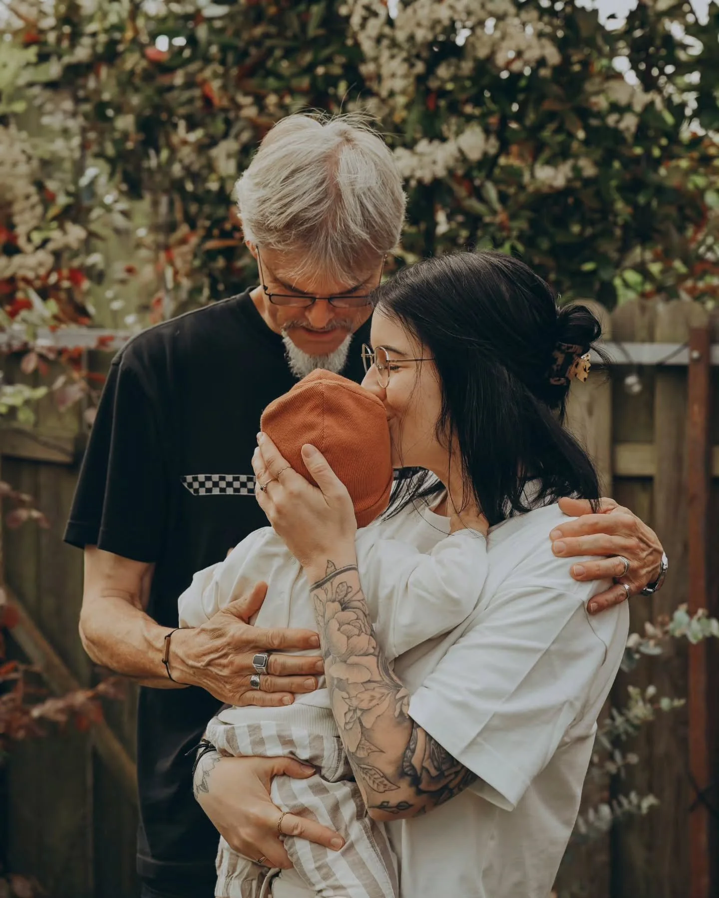 Ein Jahr voller Liebe, erster Male und unvergesslicher Momente ♡
Es ist so sch&ouml;n zu sehen, wie viel W&auml;rme, Geborgenheit und Freude ihr als Familie ausstrahlt. ♡