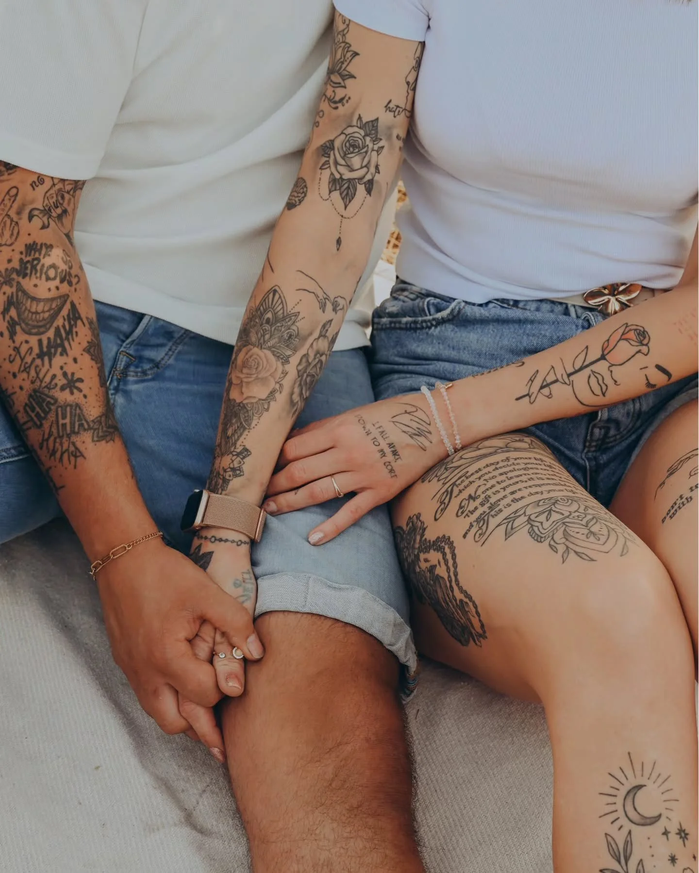 Wieder mal eine ganz tolle Familie vor meiner Kamera. 🥰 Dieses Mal ging&rsquo;s f&uuml;r uns am sp&auml;ten Nachmittag ans Speicherbecken. Zwischen hohen Gr&auml;sern wurde gekuschelt, gelacht und nat&uuml;rlich auch ordentlich Quatsch gemacht. 🫶🏼