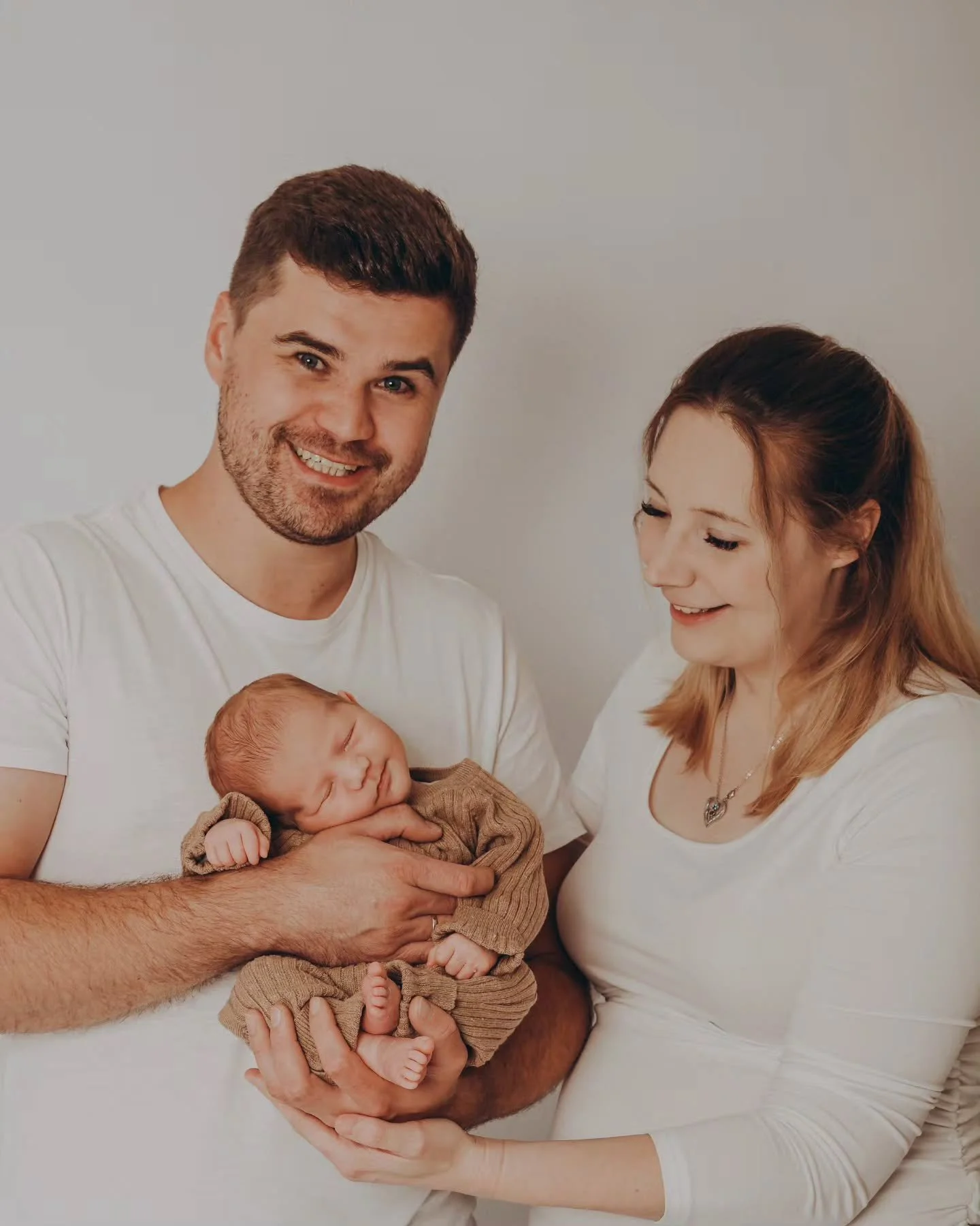 Ach, wie s&uuml;&szlig; so kleine neue Menschen doch sind 🥺 Dieser kleine Mann hat einfach das komplette Shooting verschlafen 🥺🫶🏻