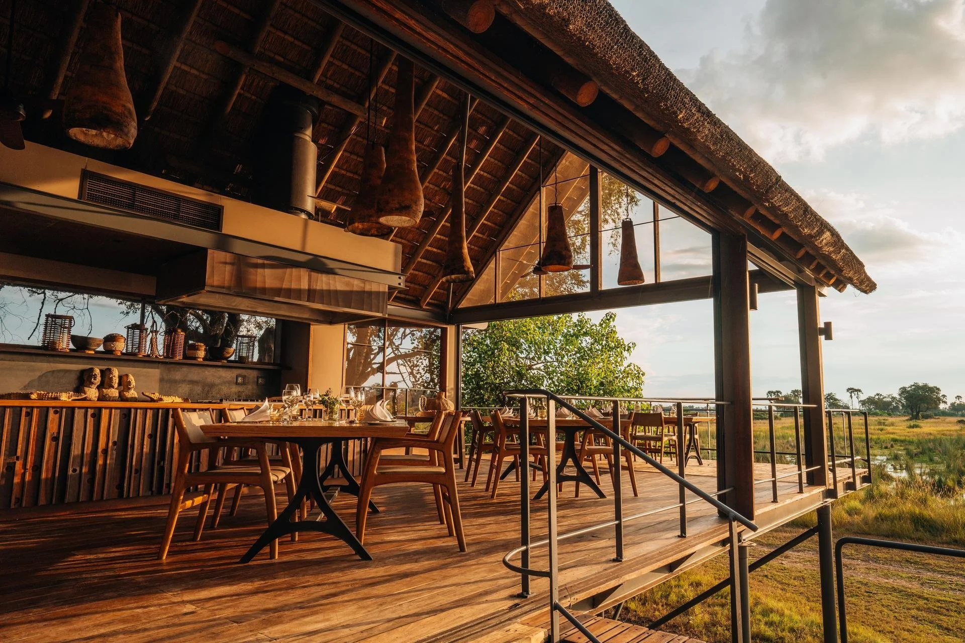 Chitabe Dining Okavango Botswana_04-25_FS-200.jpg