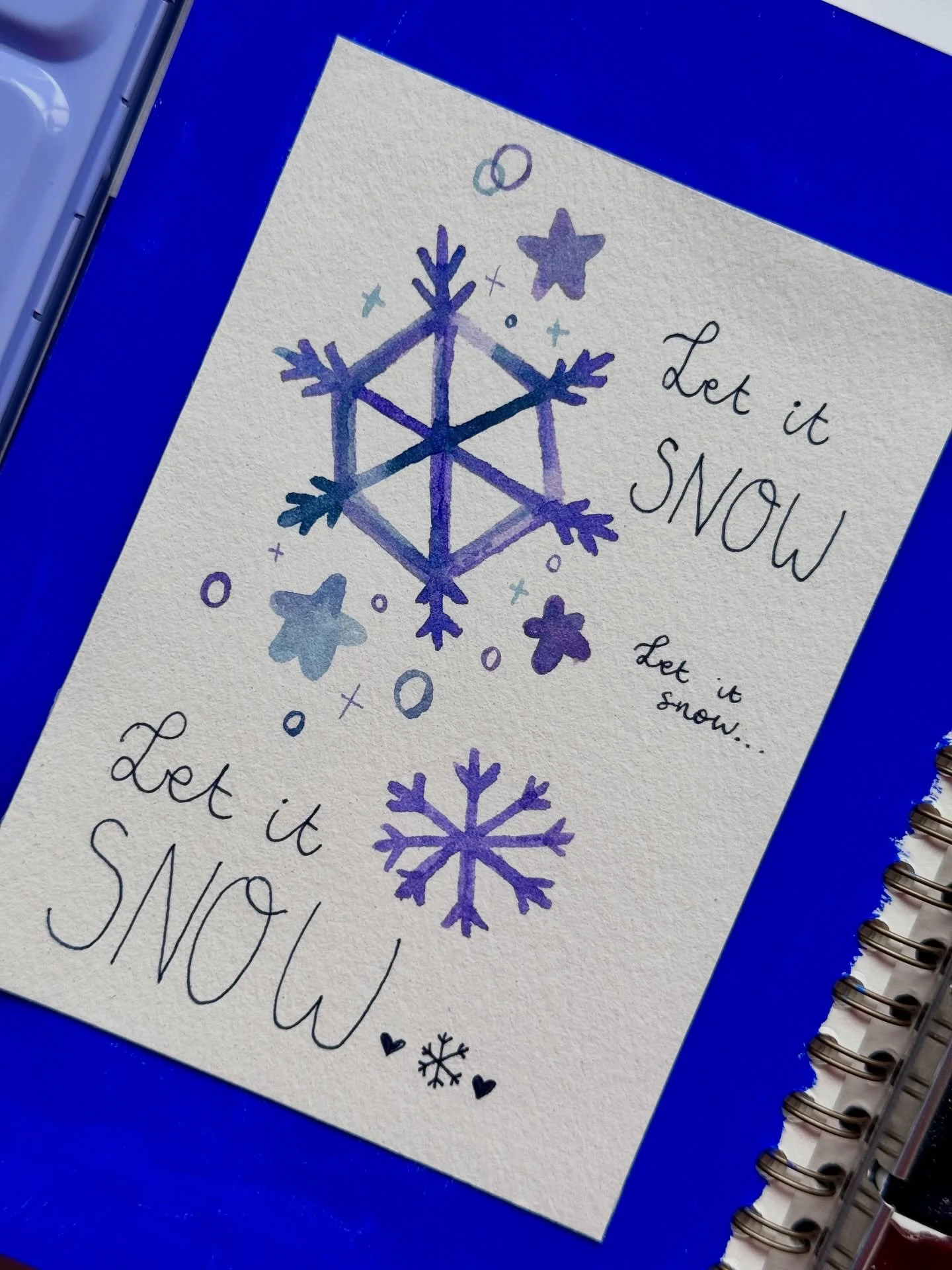#peachtober25 day 21: snowflake❄️✨
I somehow didn’t have inspiration for today’s prompt, so a basic snowflake it is😂 No pressure to participate this year (because I’m way too busy) but I still wanted to use a few of the prompts. W