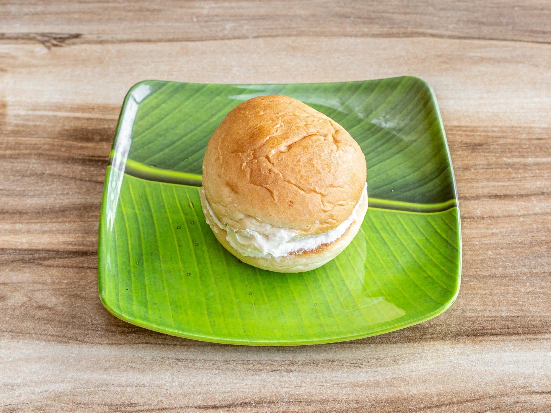 thumbnail_11041047_MathyDesserts&Bakery_Food_CreamBun.jpg