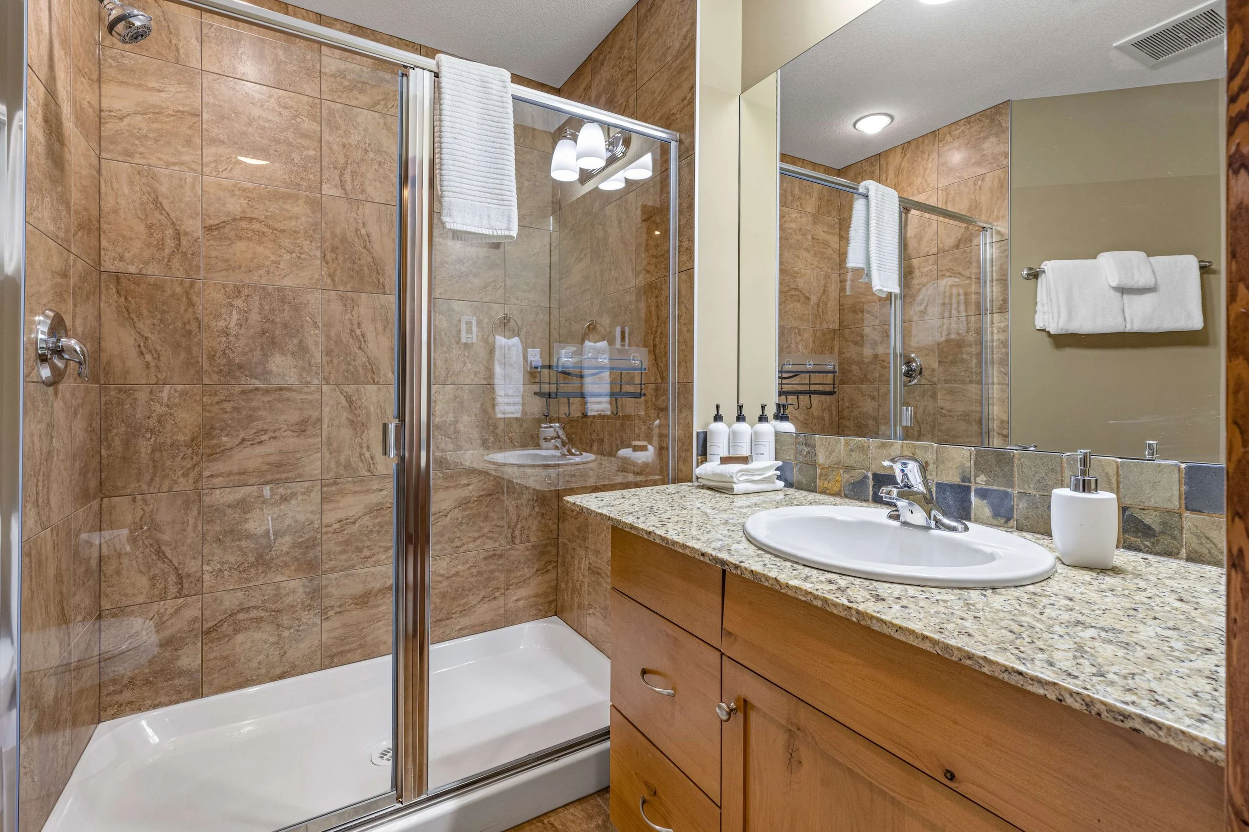 Master ensuite bathroom