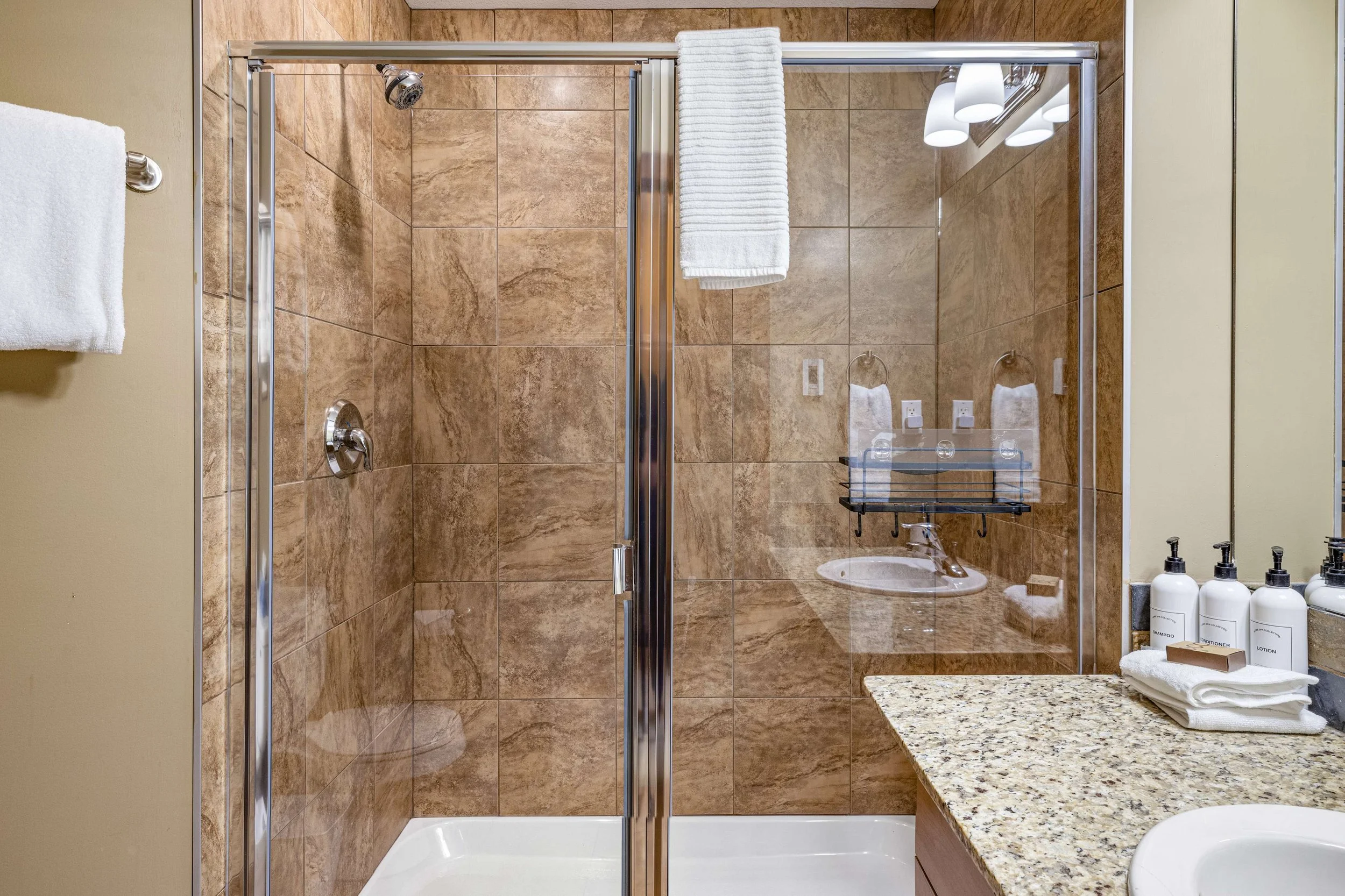 Master ensuite bathroom