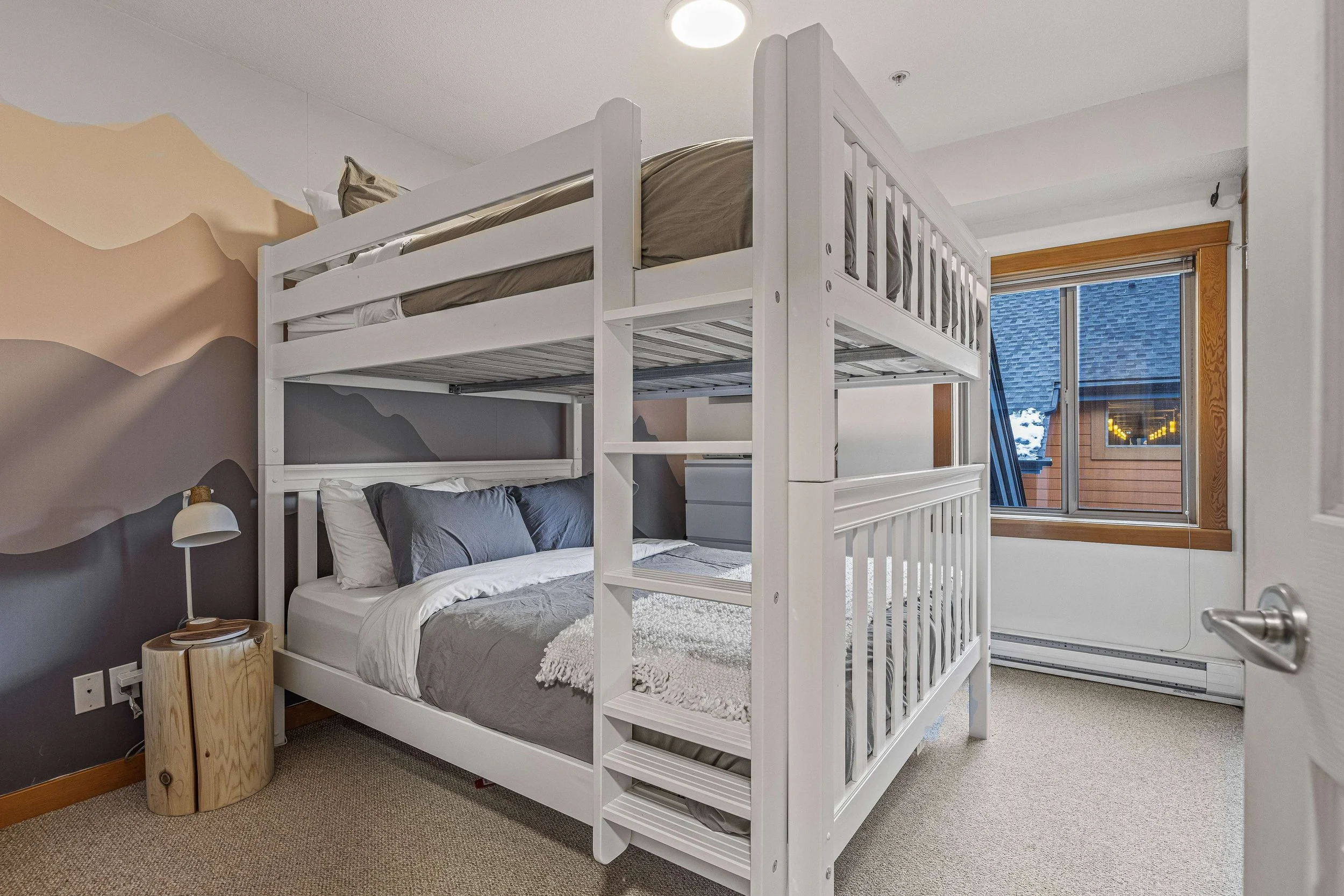 Queen-over-queen bunk