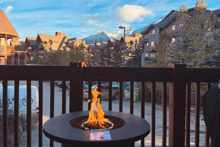 Outdoor gas fire table