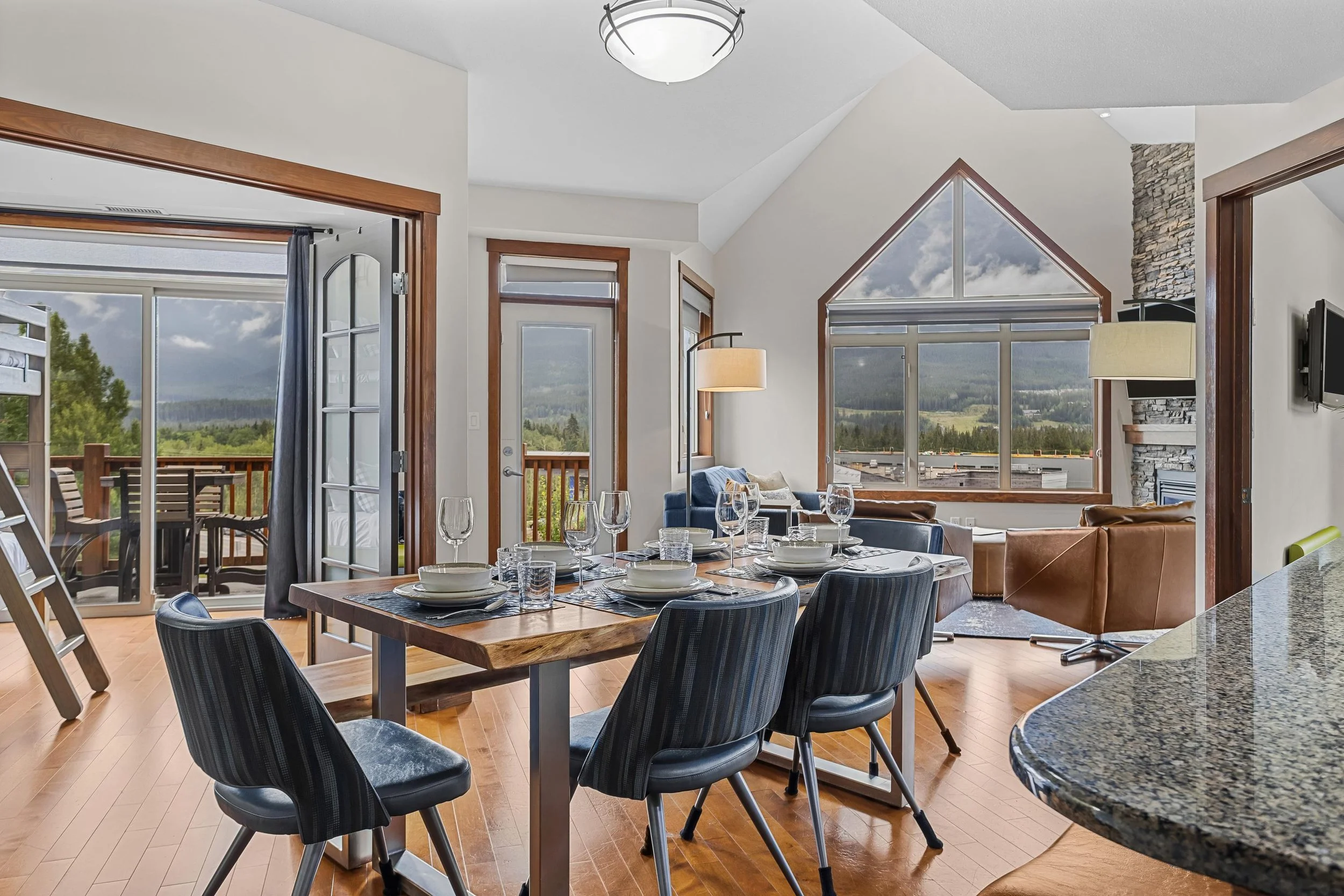 Luxury Mountain View Penthouse - Sleeps 8