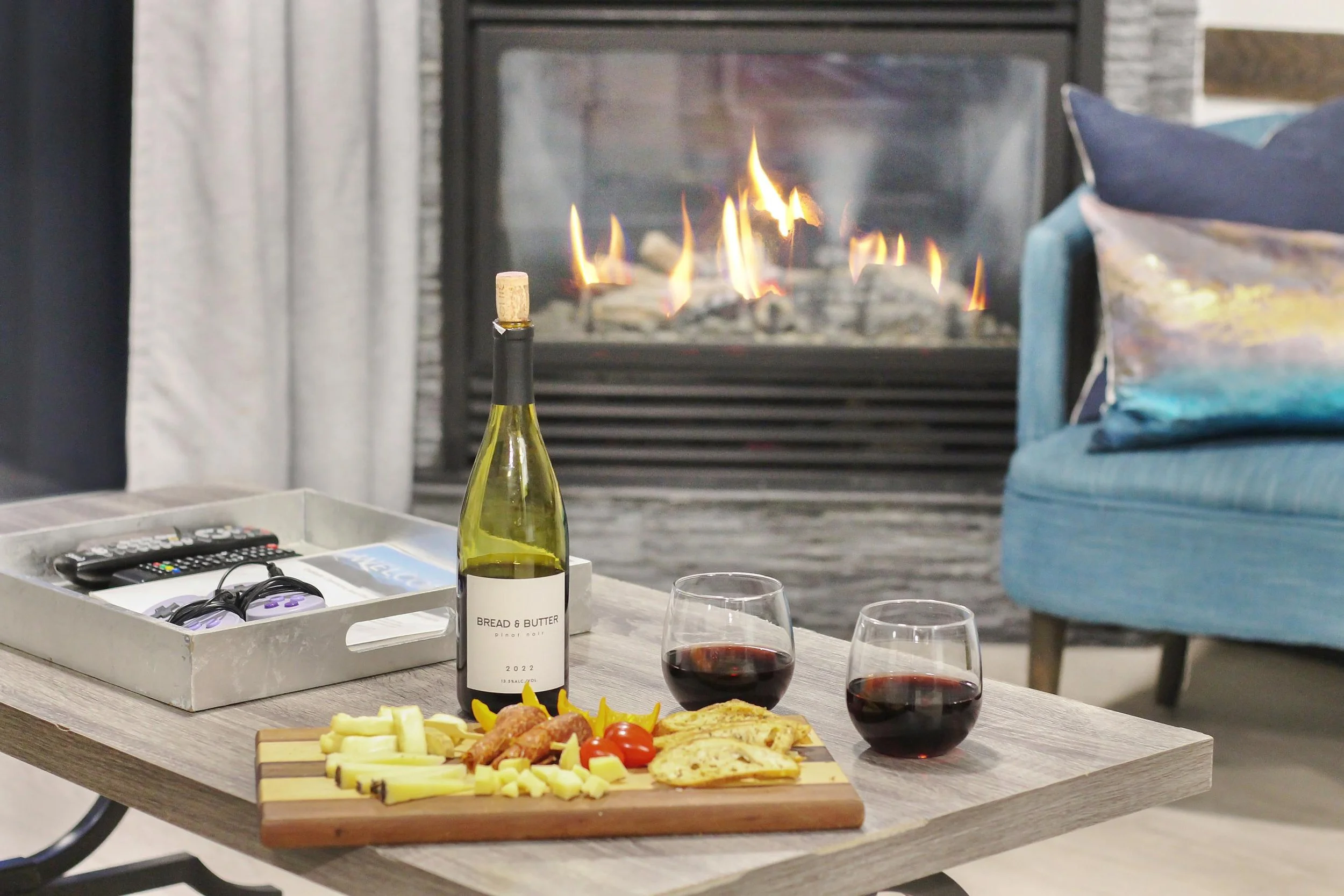 Outstanding Mountain Condo - Pool, Hot Tub &amp; Waterslide!!