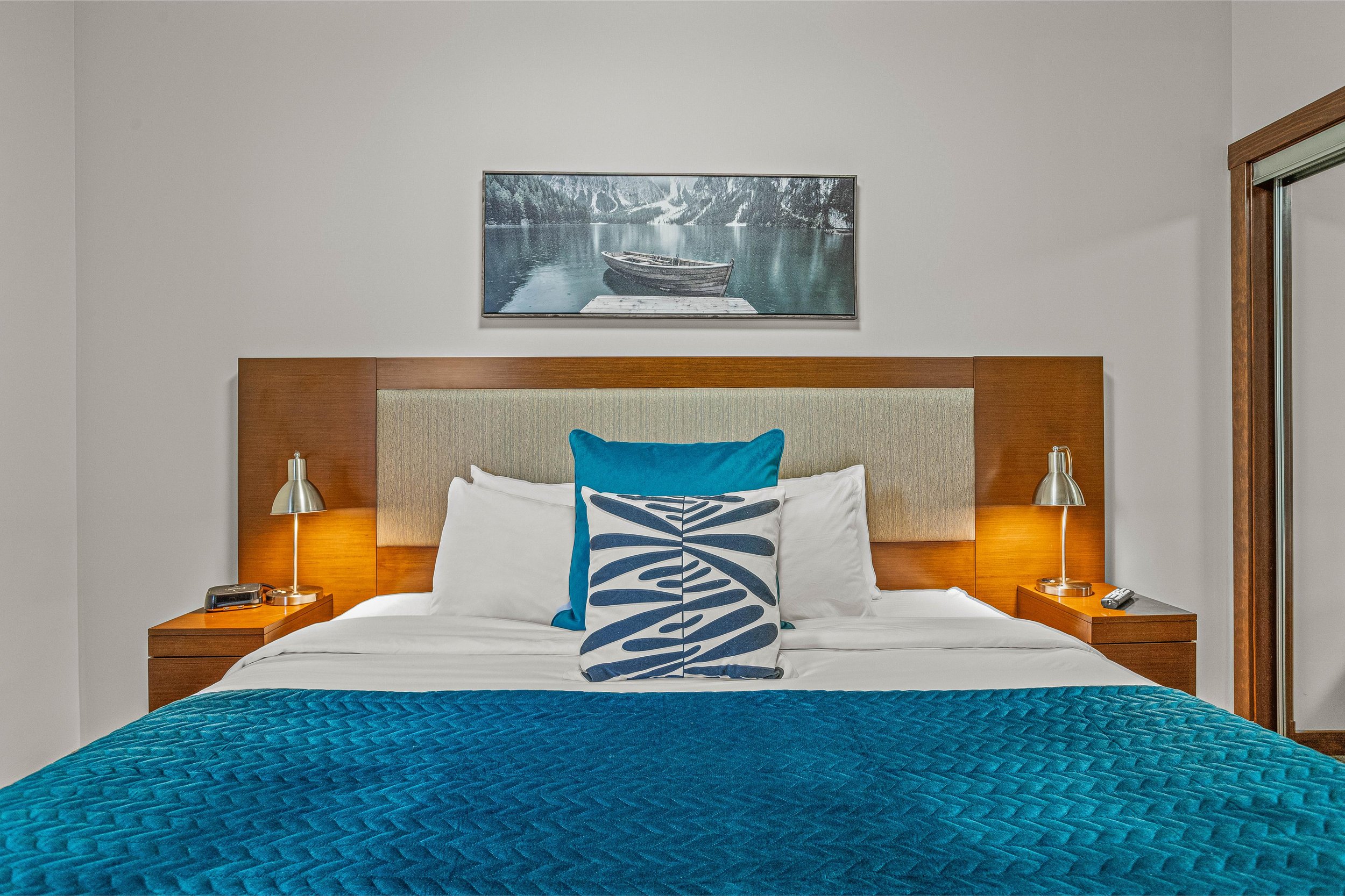 Romantic Mountain Escape – Hot Tubs &amp; Private Balcony!