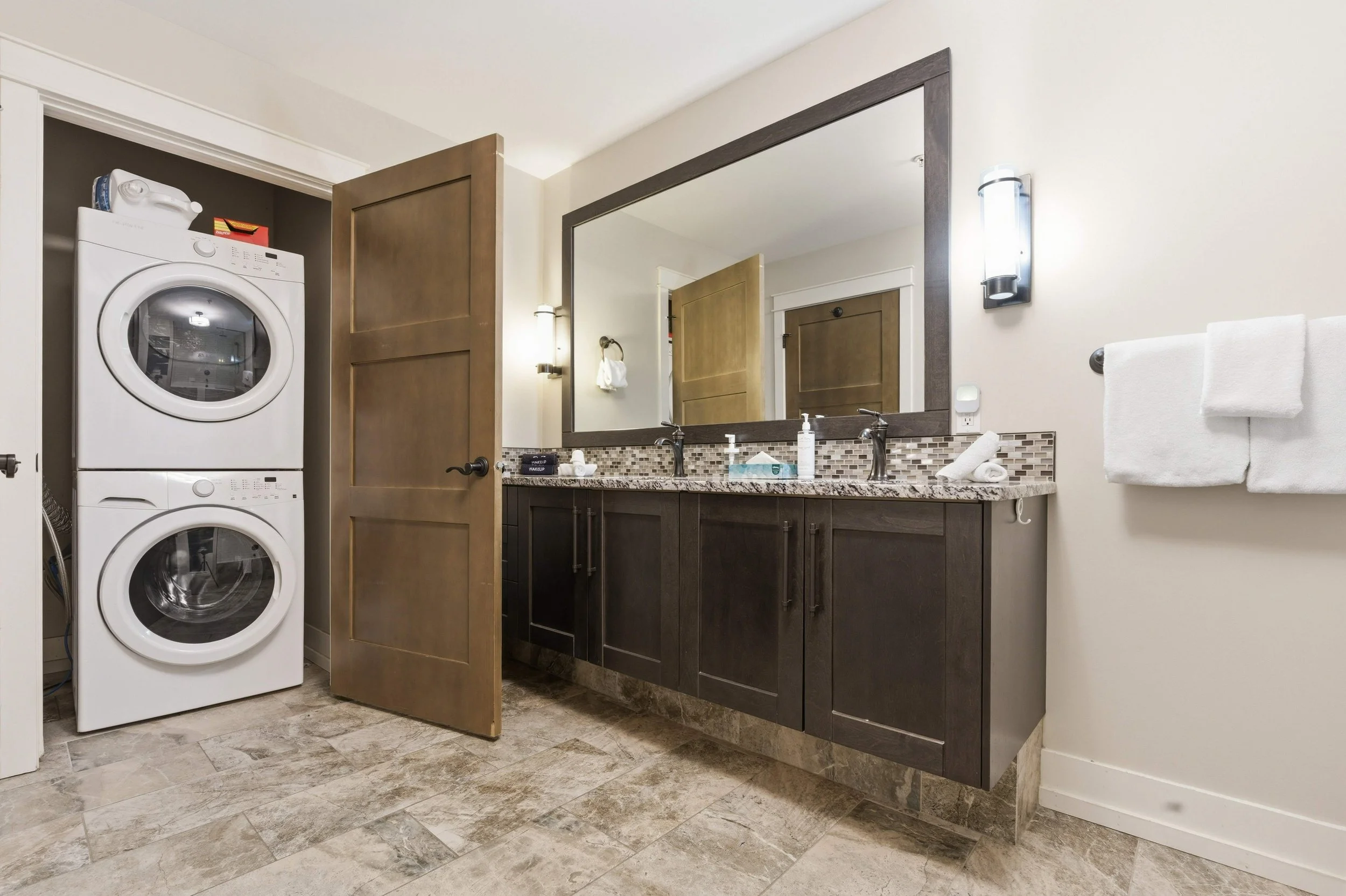 Ensuite + Laundry Room