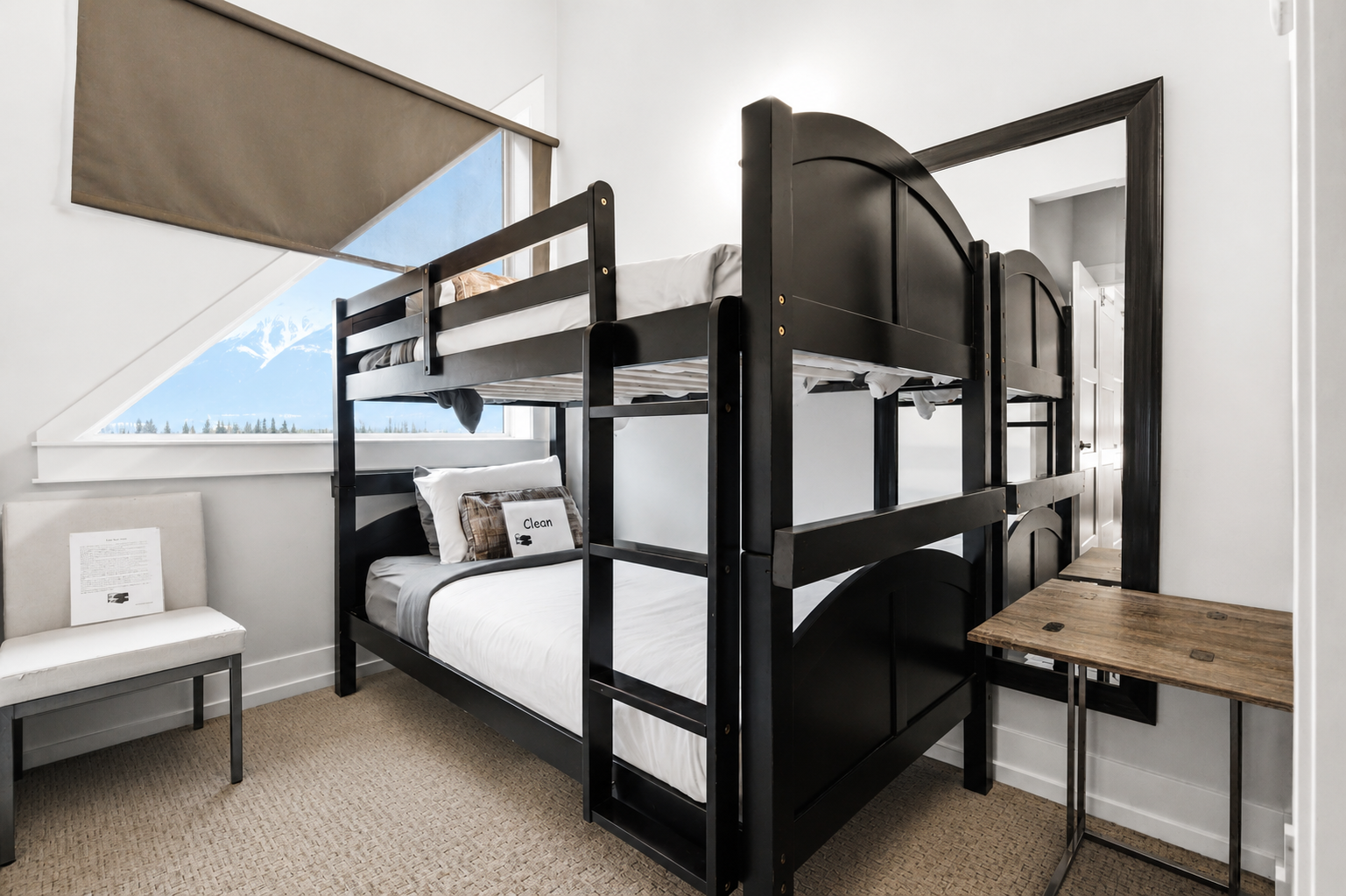 Room with bunkbed