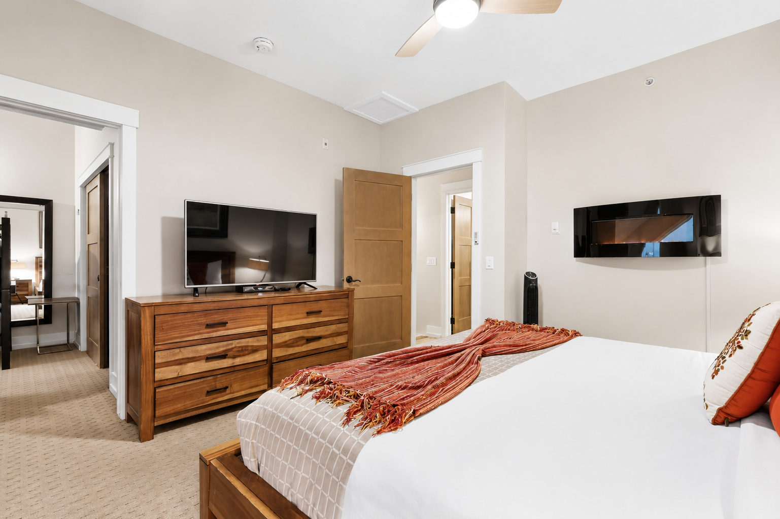 Master Bedroom w/ Bunkbed