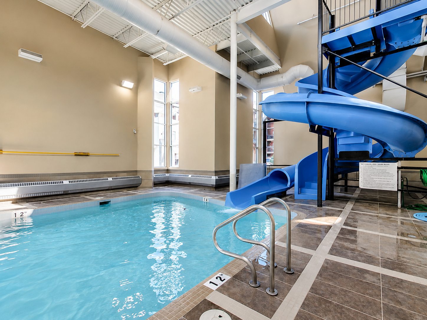 Indoor Pool &amp; Waterslide 