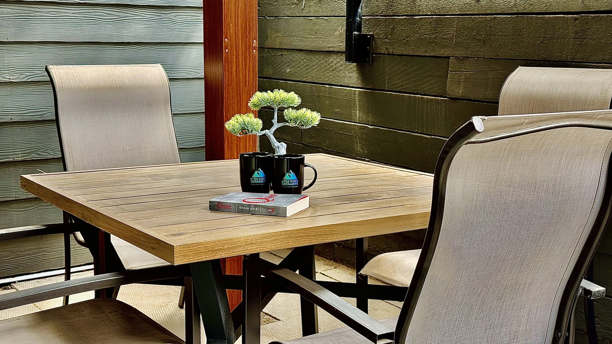 Outdoor Dining Patio 