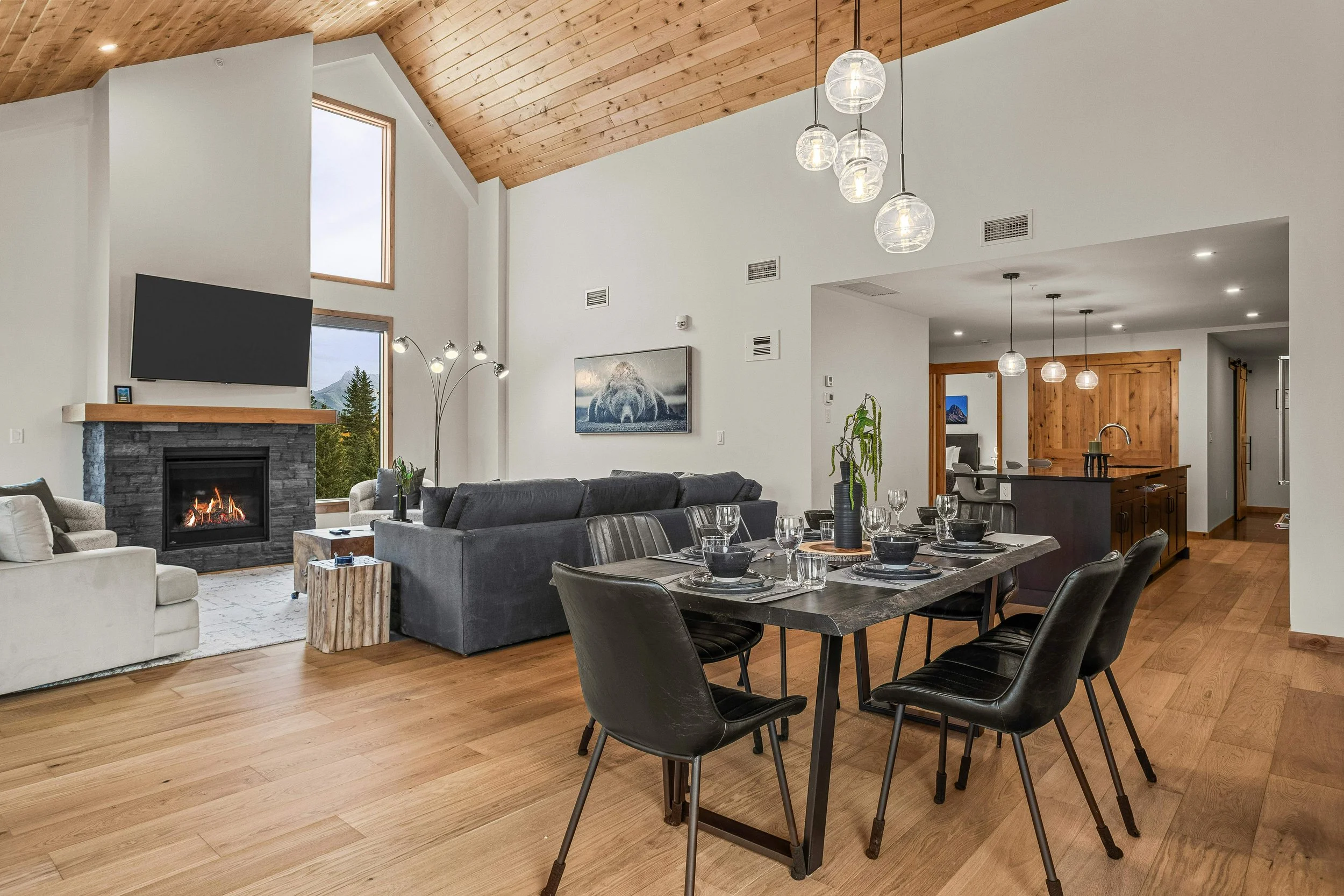 Mountain Dreams Penthouse | Hot Tub &amp; Panoramic Views