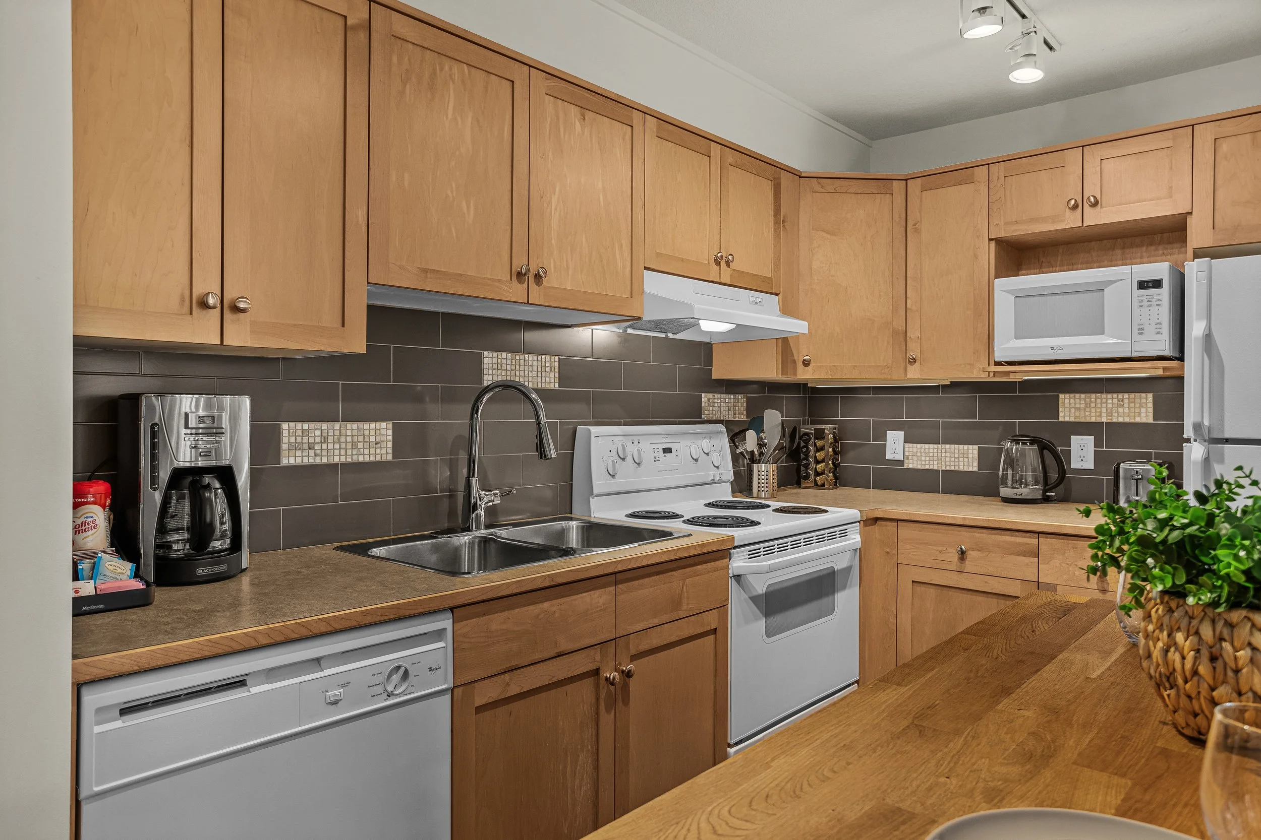 Fully Equiped Kitchen 