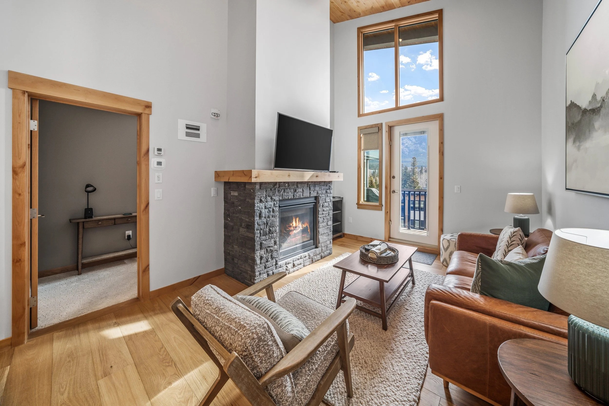 Top Floor 1 Bedroom Gem | Views | Hot tub