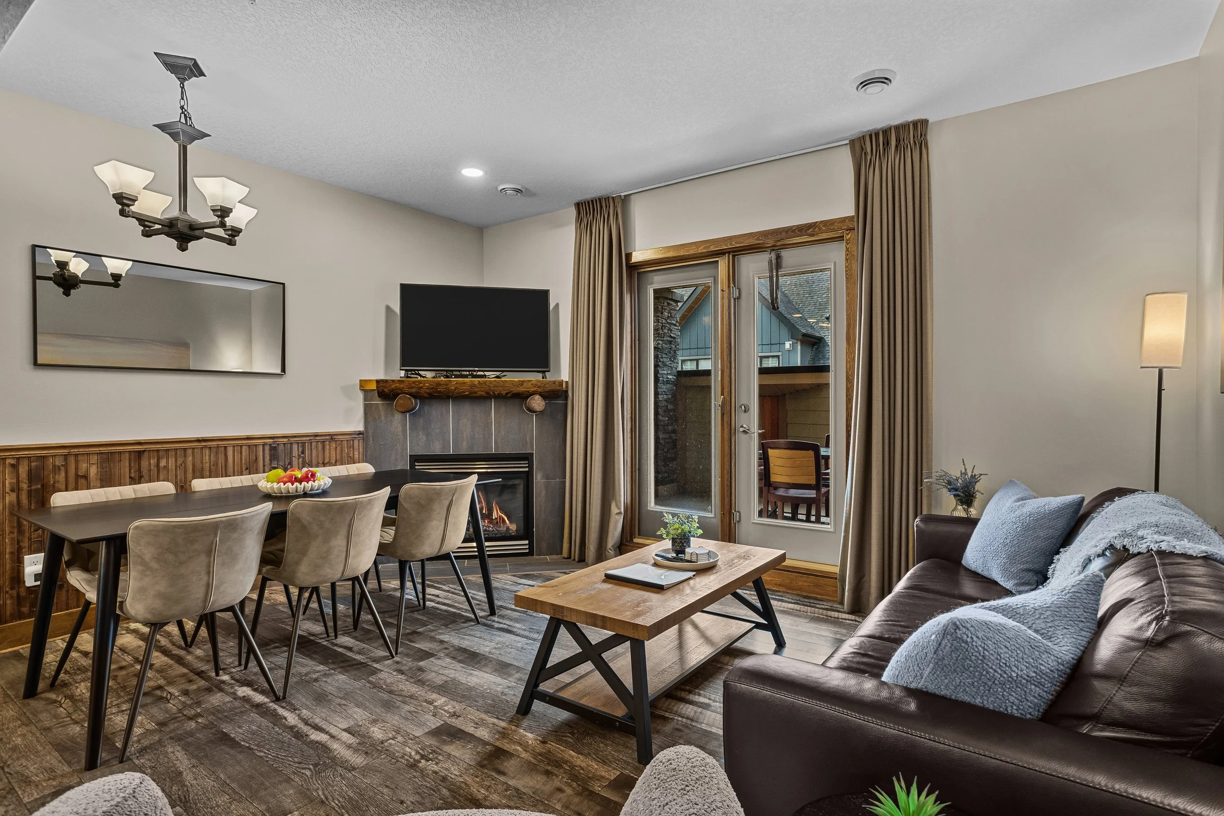 Dining Area &amp; Living Room 