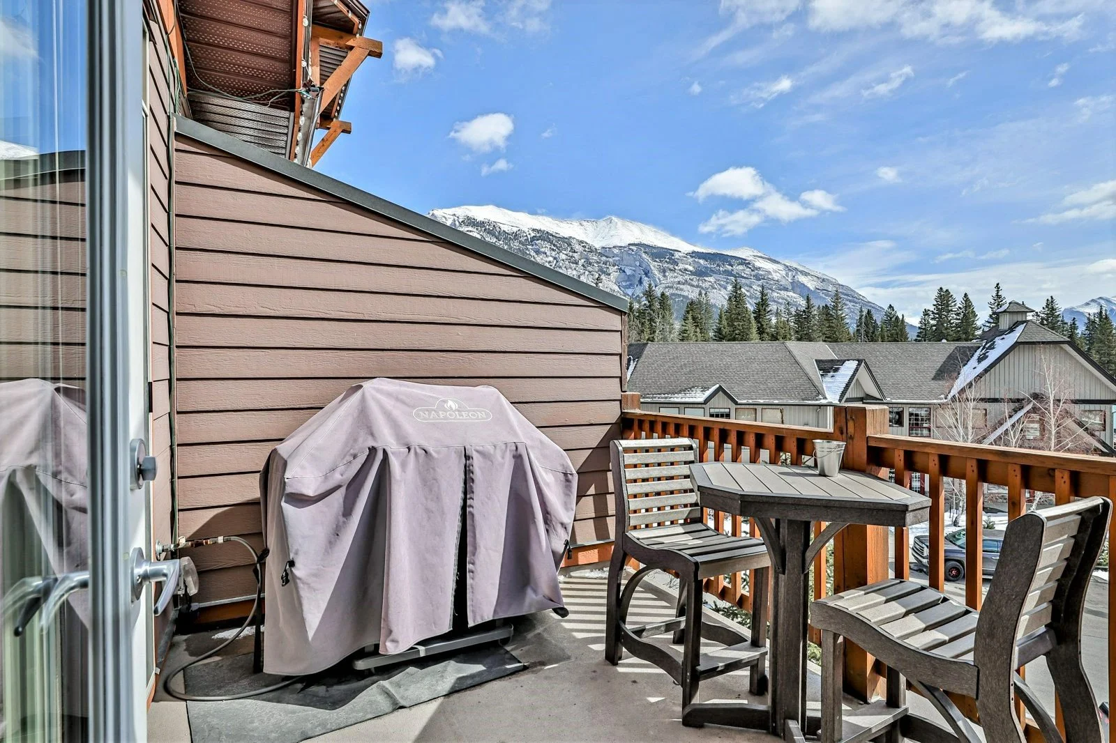 Balcony &amp; BBQ