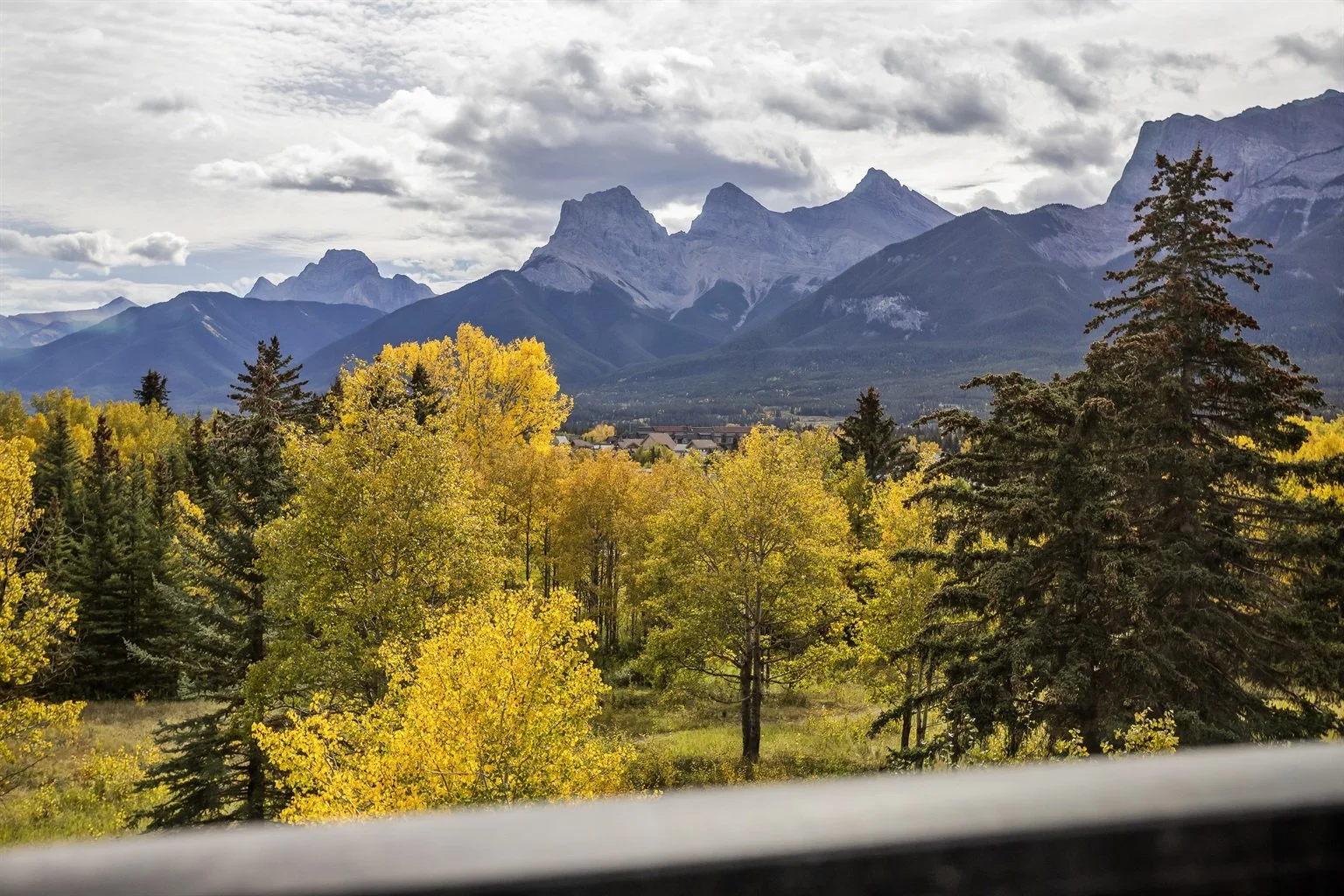 Balcony with Mountain View