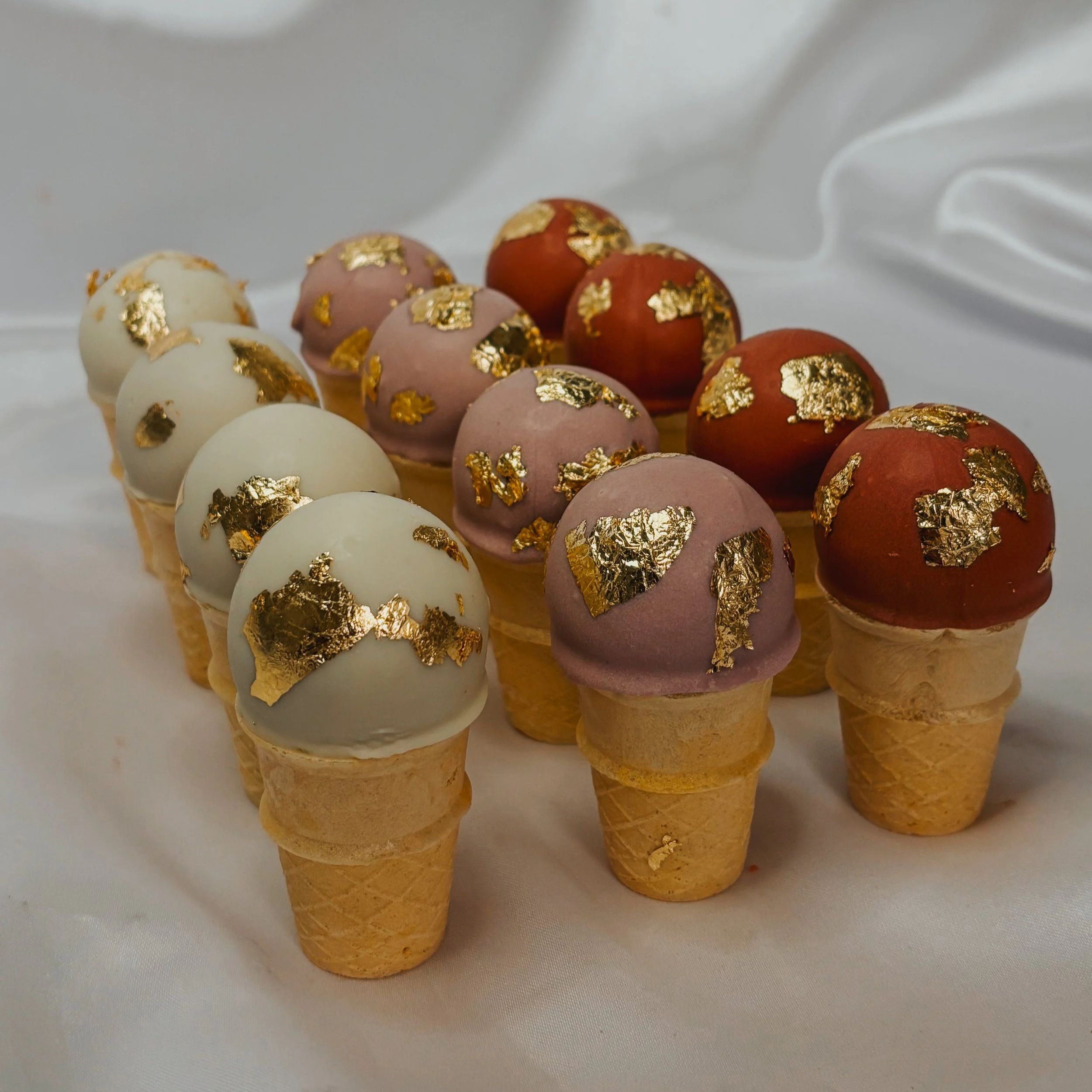 cake cones gold.png