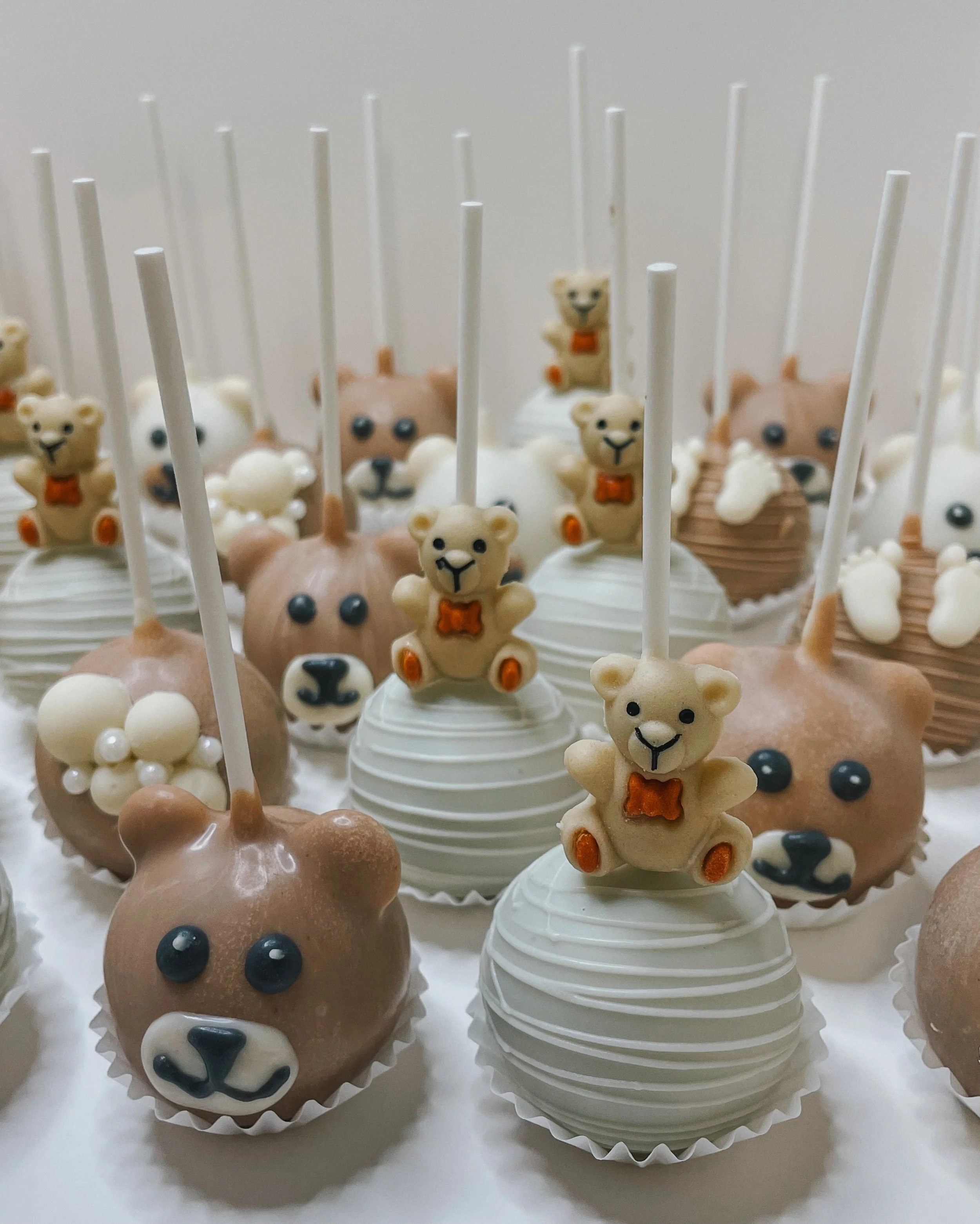 bear cake pops.png