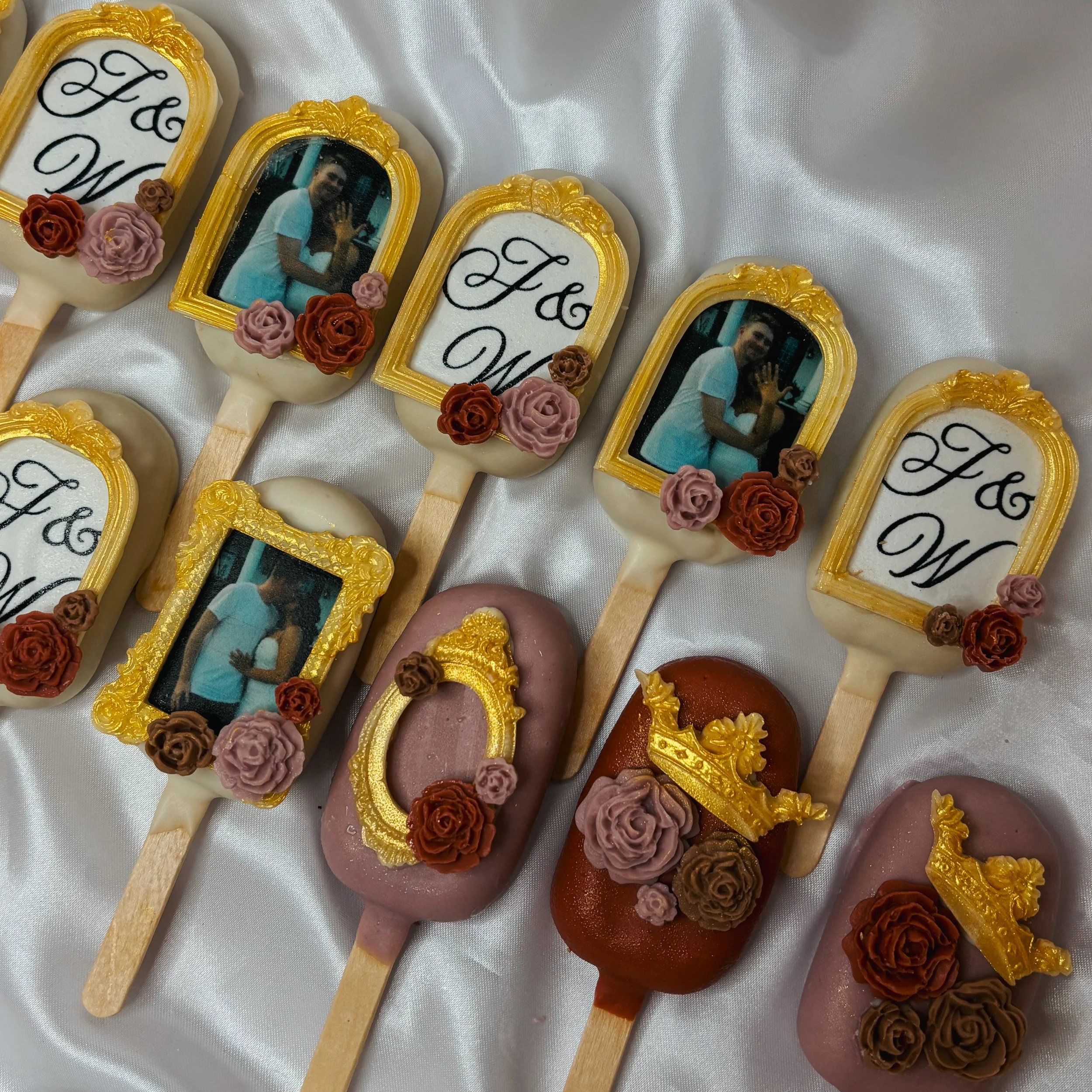 custom pic wedding cakesicles.png