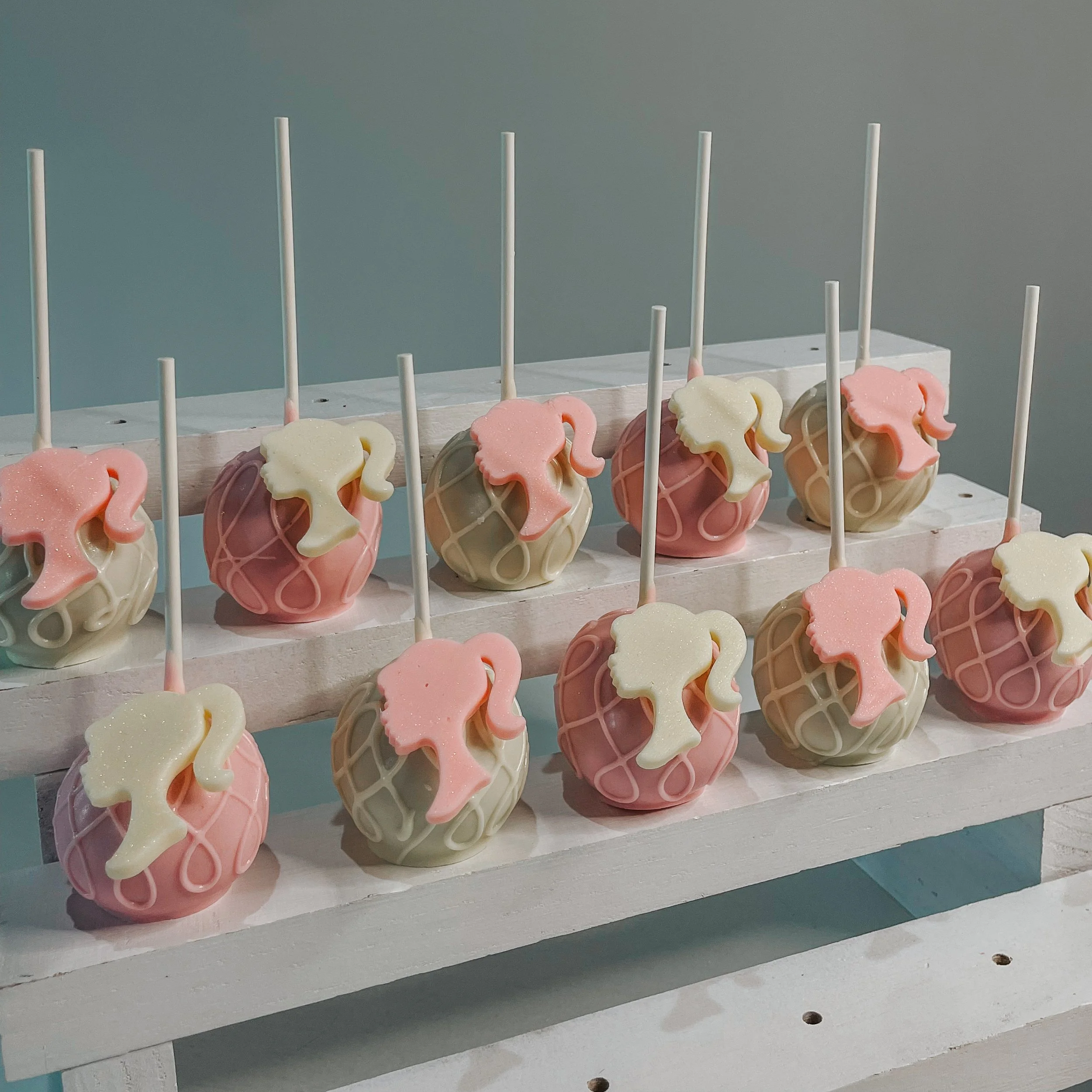 barbie cake pops.png