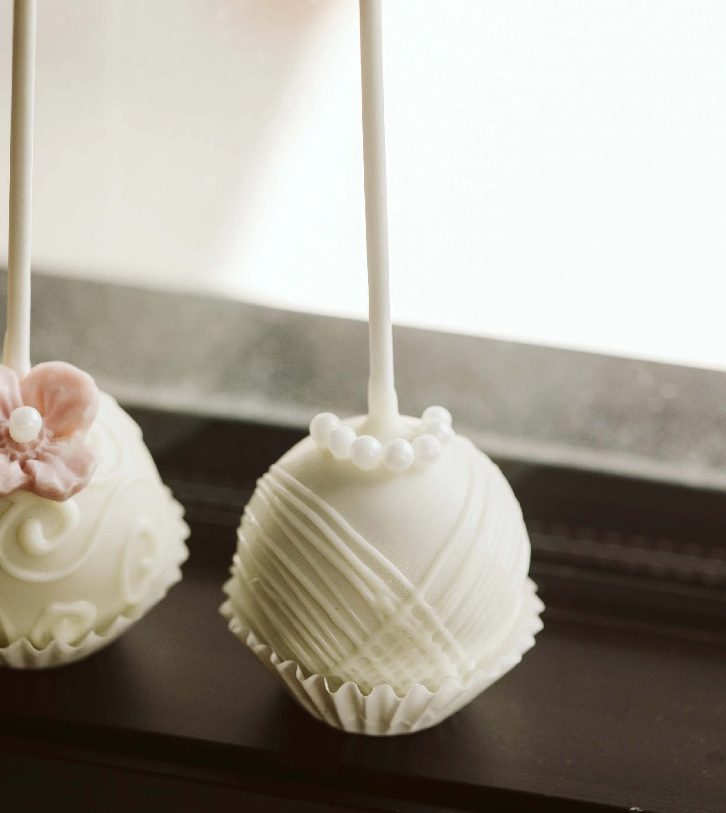 bride cake pop.png