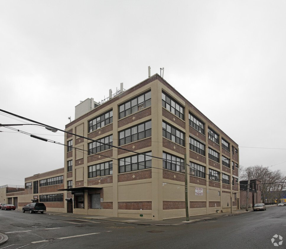 6 Bay St 4th Fl 4.jpg