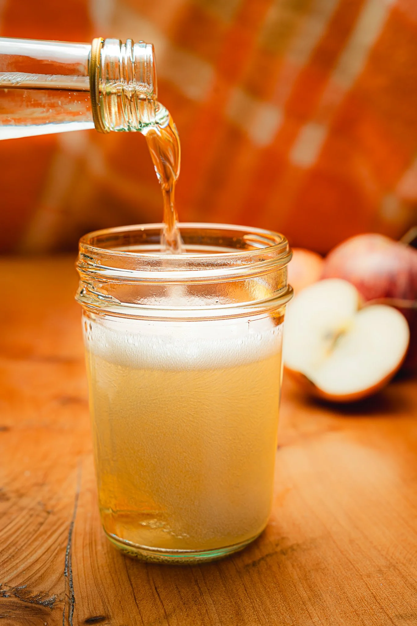 Product photo shoot of eddies sparkling apple cider